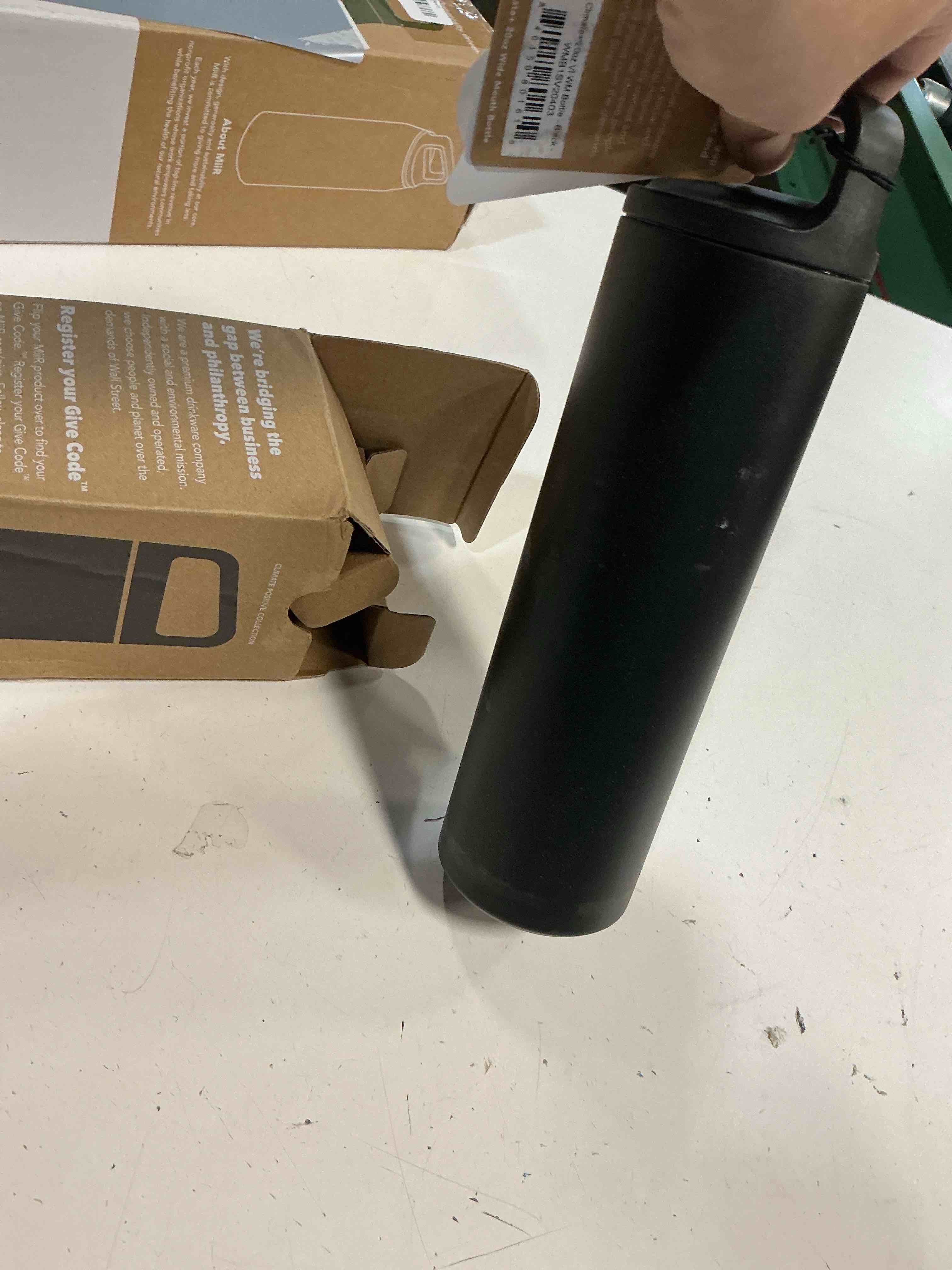 https://s3.amazonaws.com/lotting-images-prod/bidfta/PPE5093919_1777375206560.jpeg