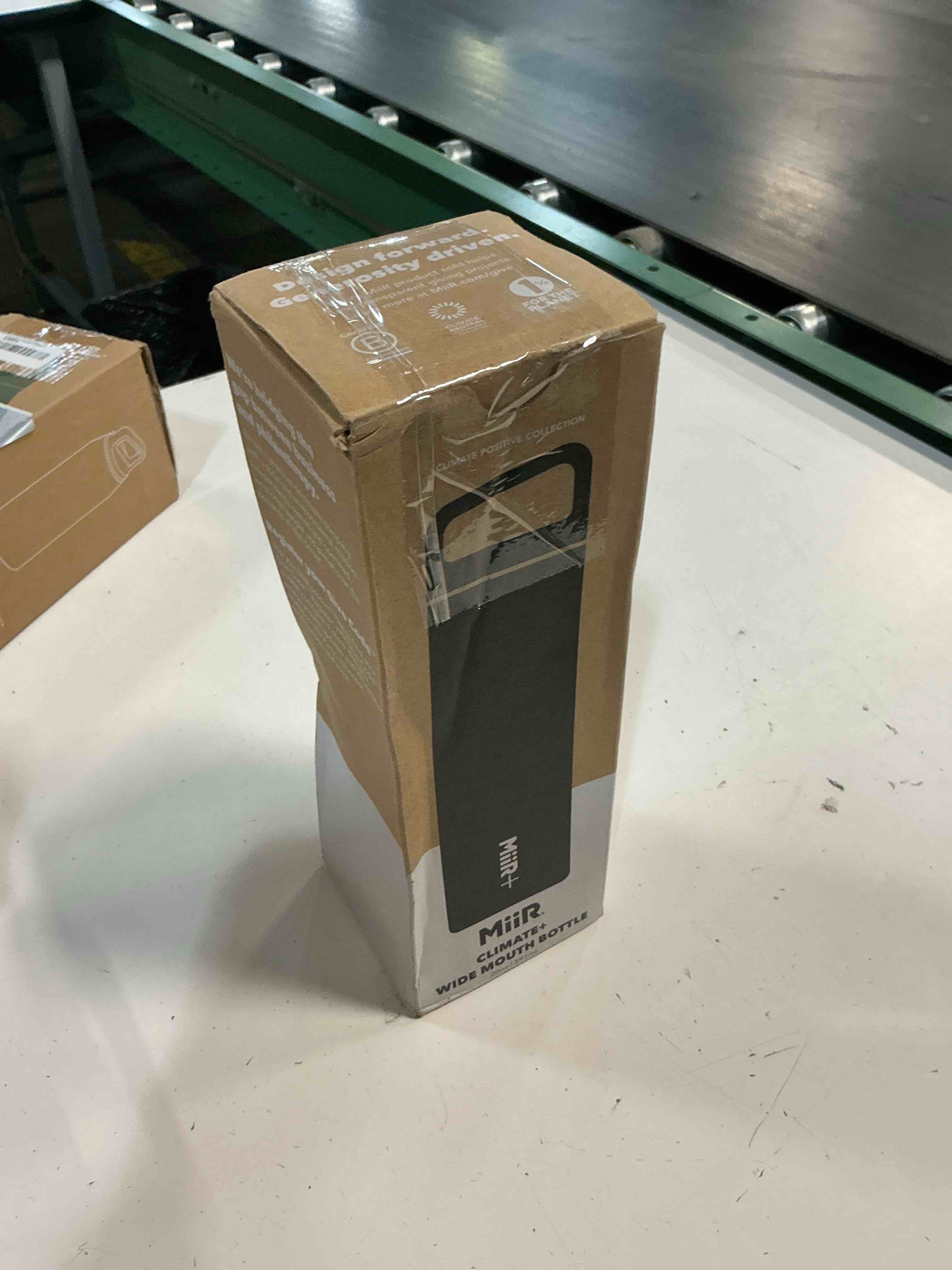 https://s3.amazonaws.com/lotting-images-prod/bidfta/PPE5093919_1777375227225.jpeg