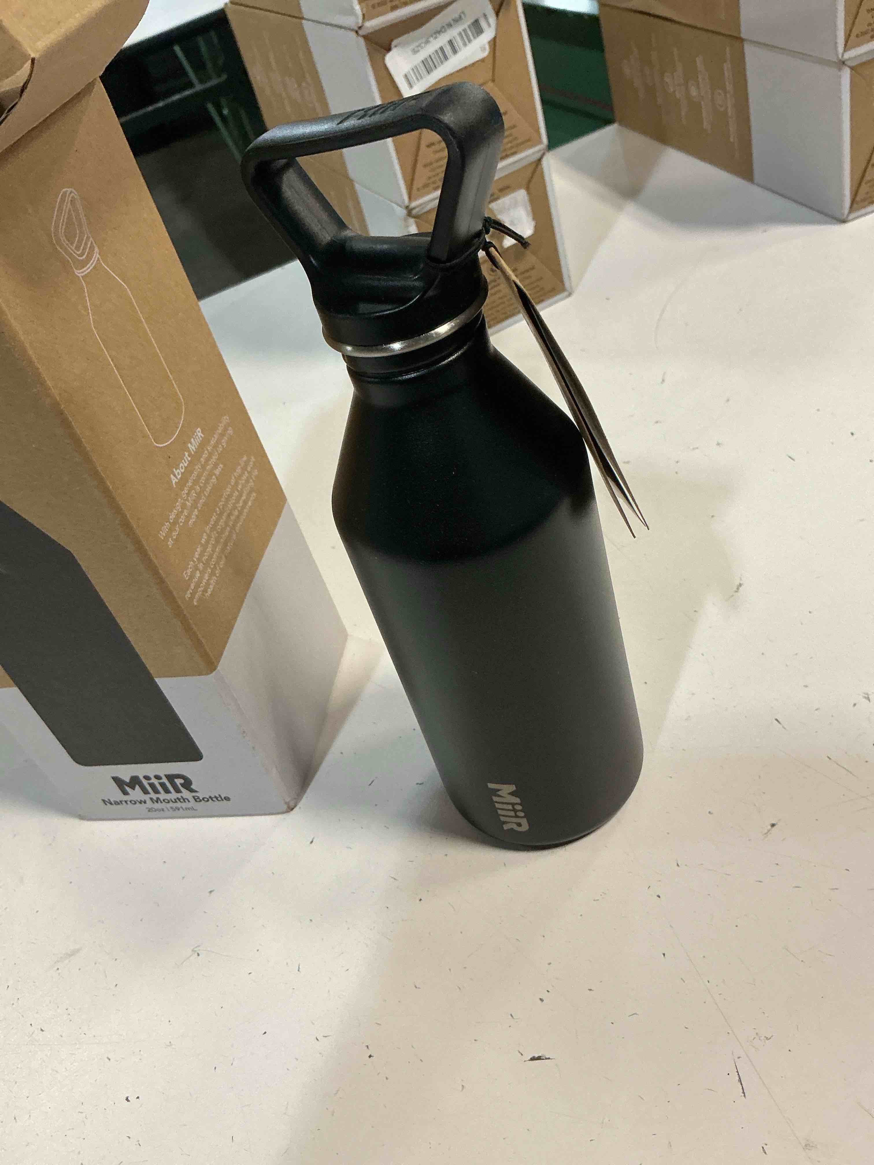 Condition photo showing New/Like New for miir narrow mouth 20oz