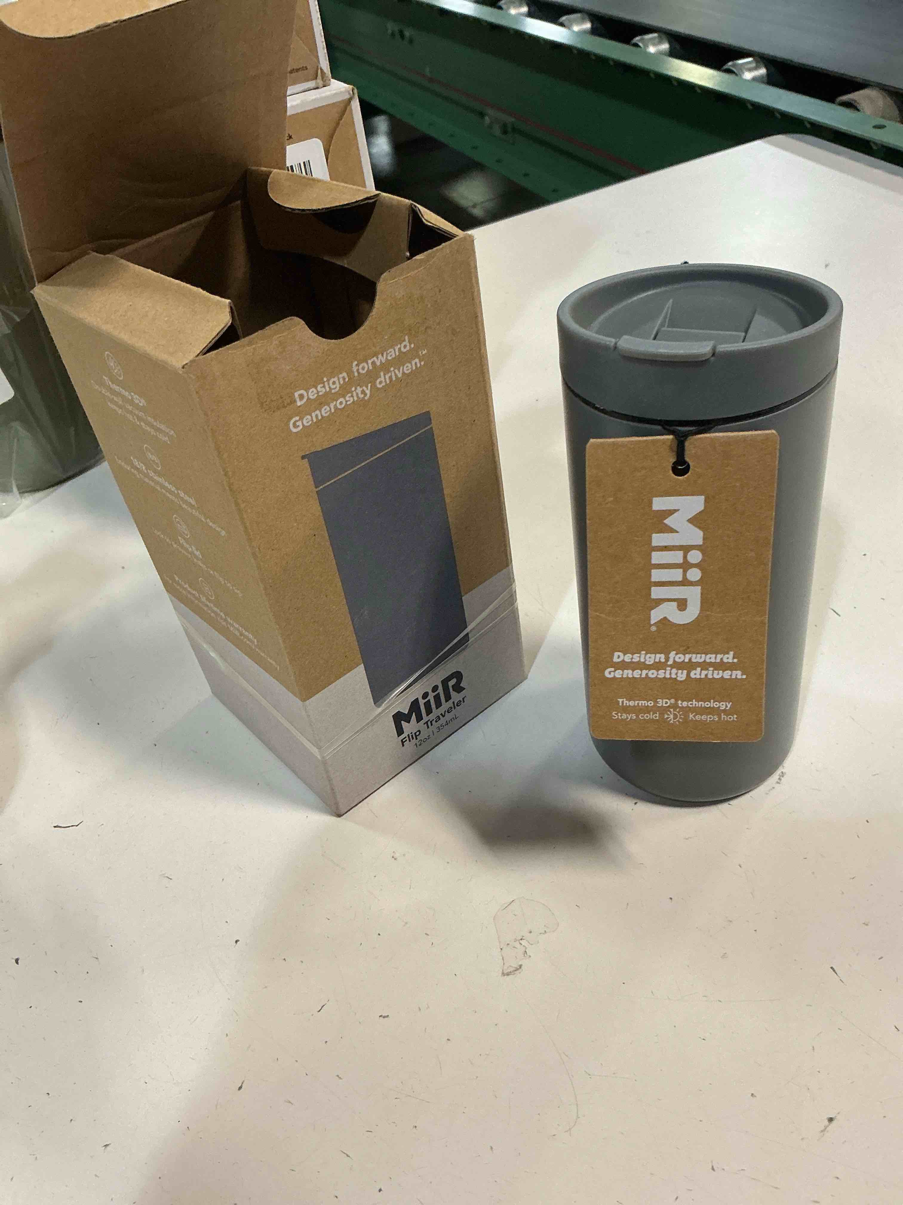 https://s3.amazonaws.com/lotting-images-prod/bidfta/PPE5093935_1777376526254.jpeg