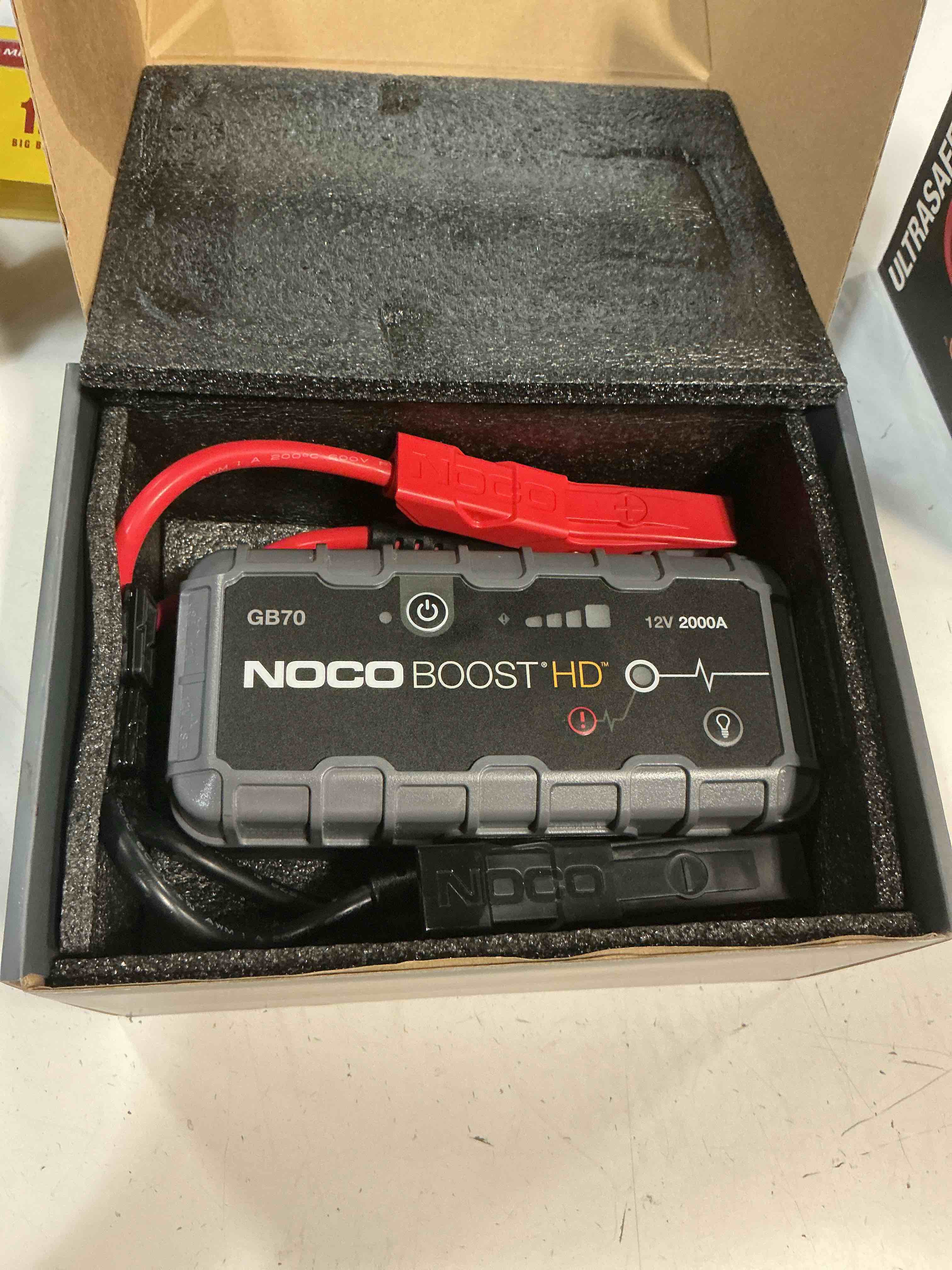 Condition photo showing New/Like New for noco boost hd gb70 2000a 12v ultrasafe portable lithium jump starter