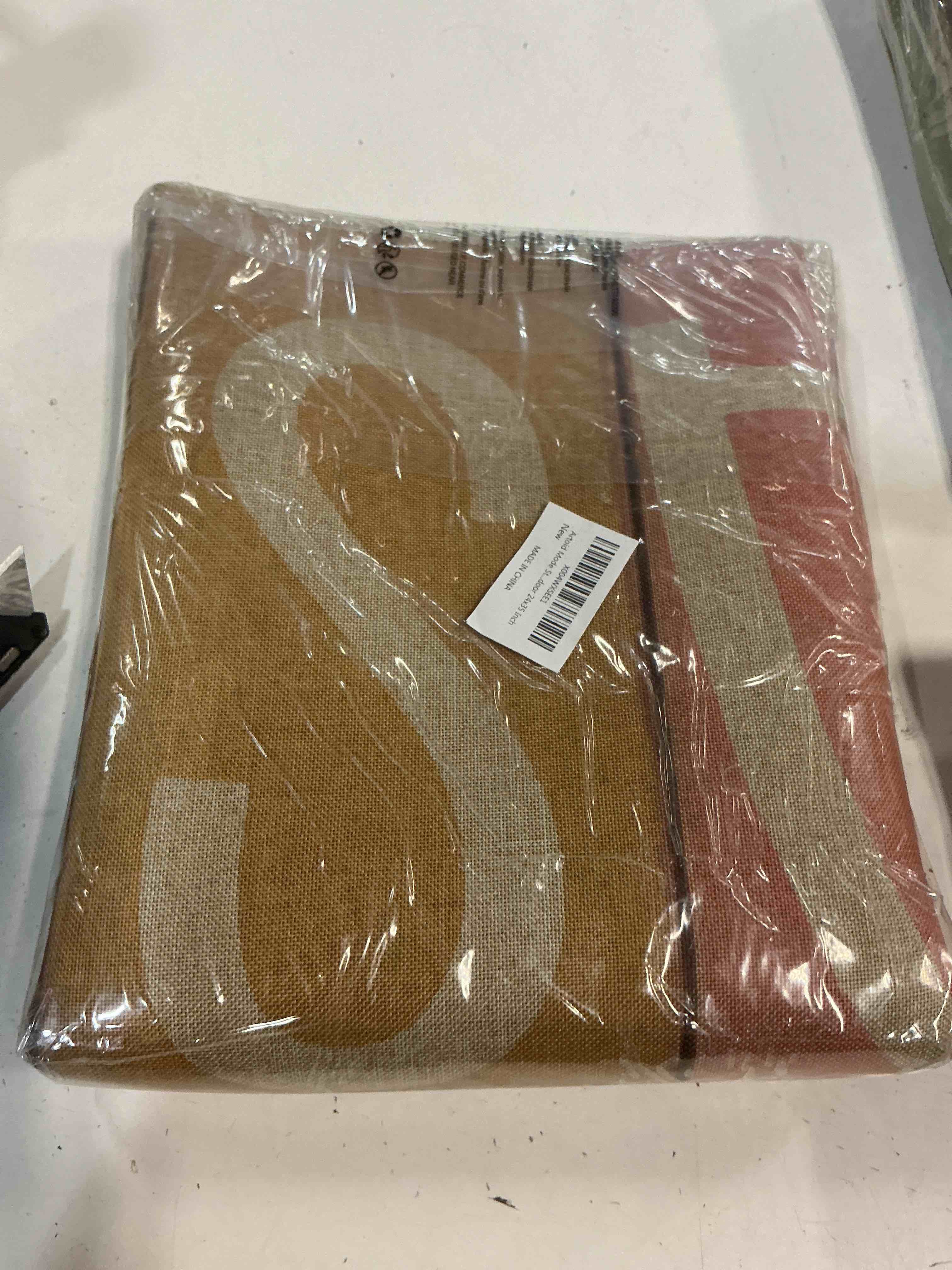 https://s3.amazonaws.com/lotting-images-prod/bidfta/PPE5094214_1777398269836.jpeg