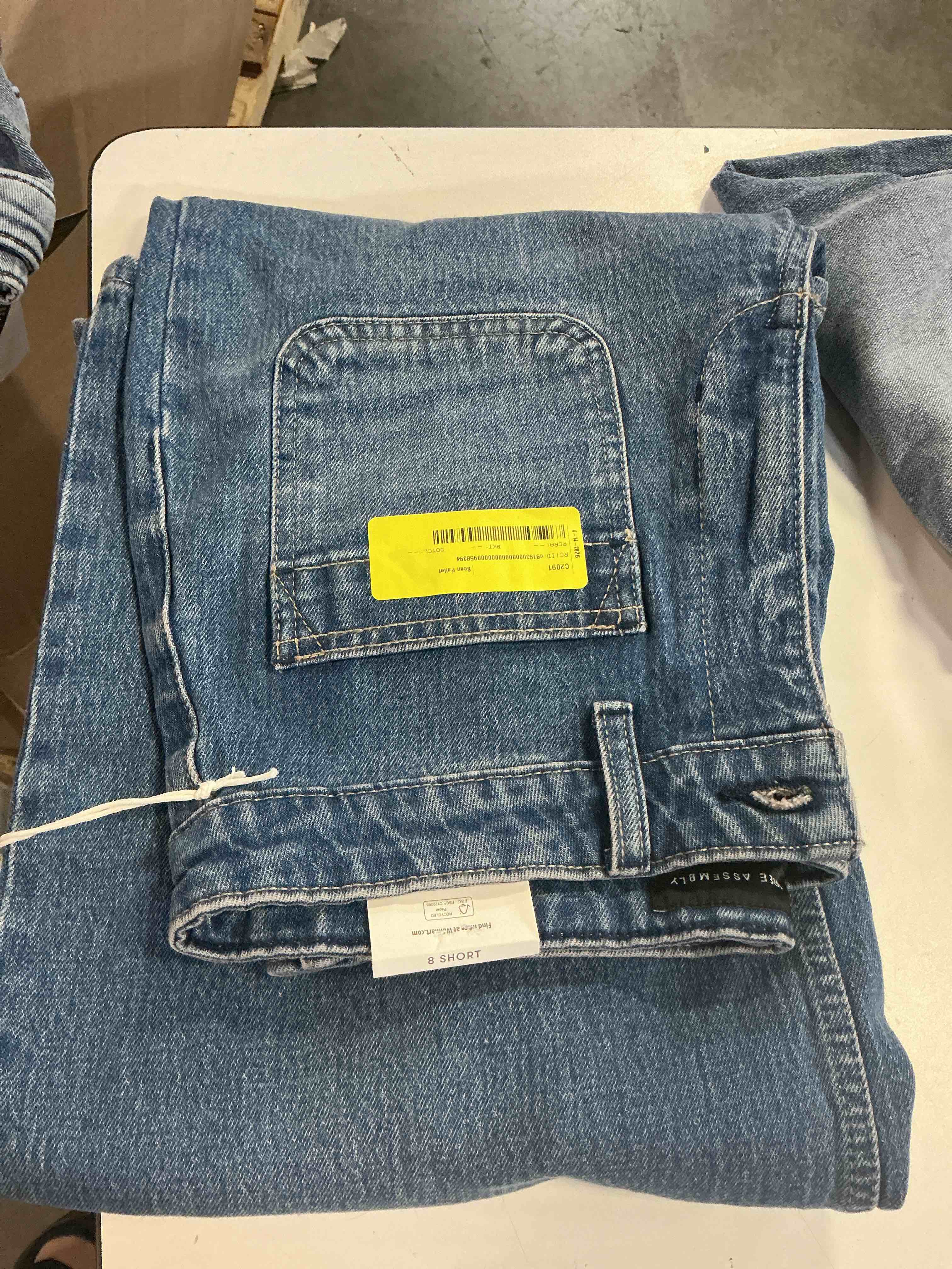 Condition photo showing Good Condition for amazon essentials women's high-rise wide leg crop jeans