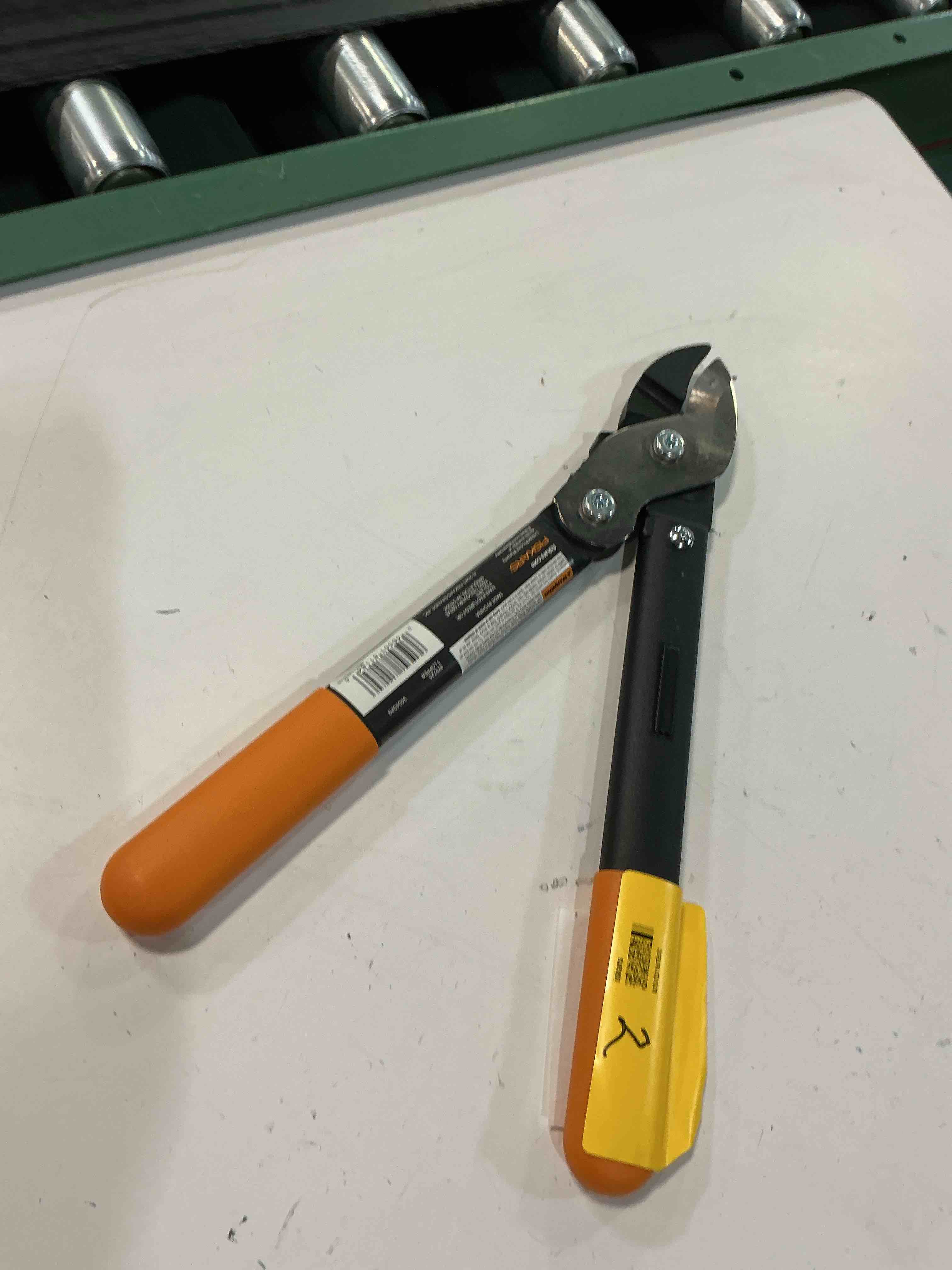 Condition photo showing As Is for fiskars power-lever 21.25-in steel compound bypass lopper ( similar