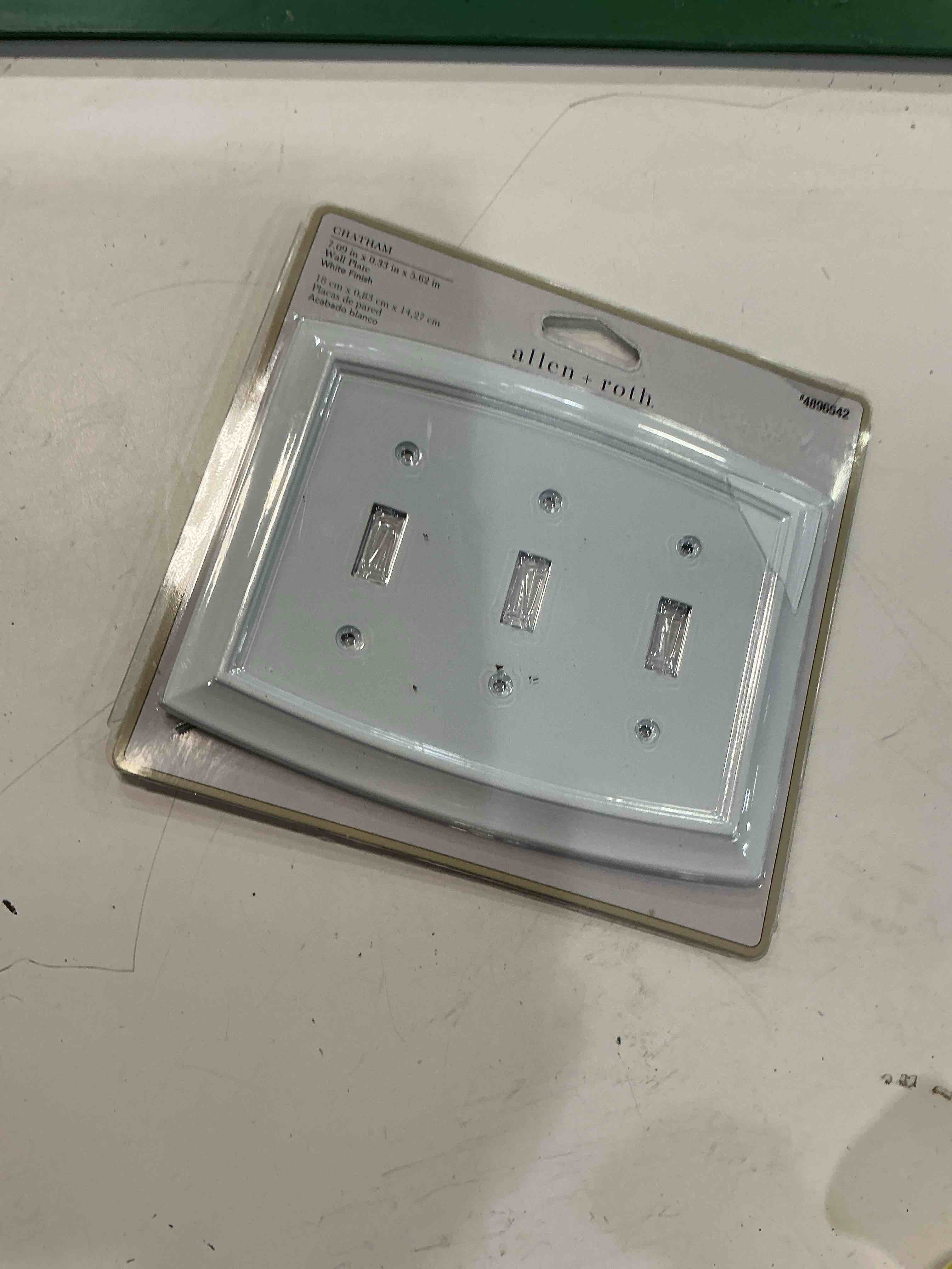 Condition photo showing Good Condition for allen + roth chatham 3 -gang midsize size pure white zinc indoor toggle wall plate