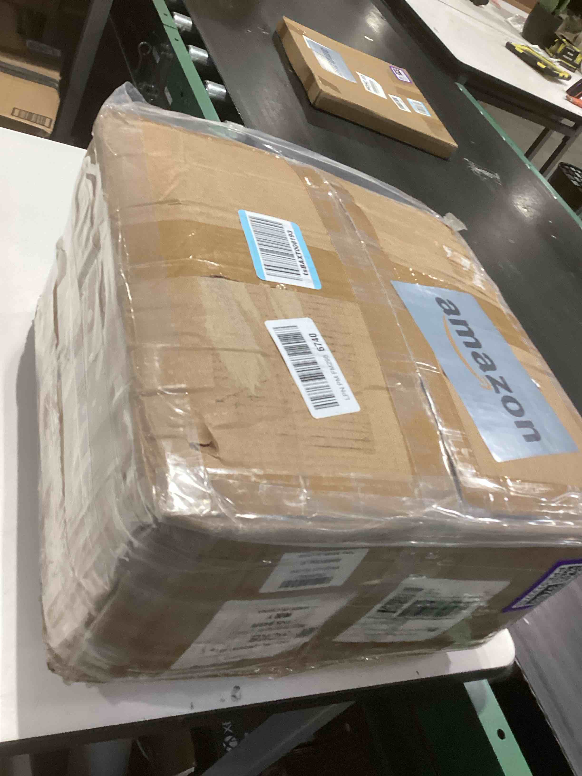 Condition photo showing Good Condition for omystyle king size weighted blanket 20lbs(88''x104'', double-sided), reversible weighted blanket with warm short plush and cool tencel fabric for all season use - carry bag included king | 88''x104'' - 20lbs grey