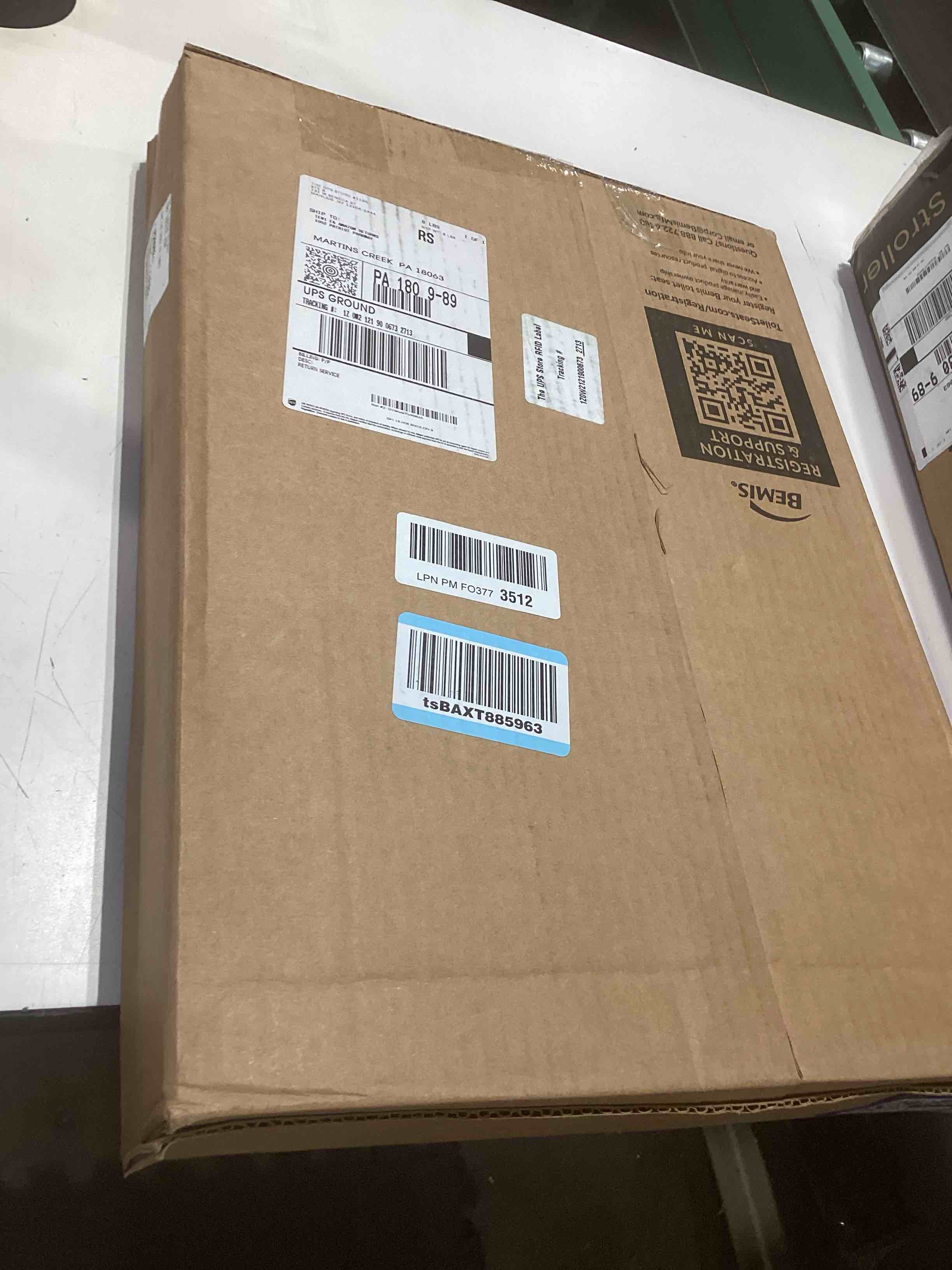 Condition photo showing Good Condition for bemis 1500ec 390 lift-off wood elongated toilet seat, cotton white (pack of 1)