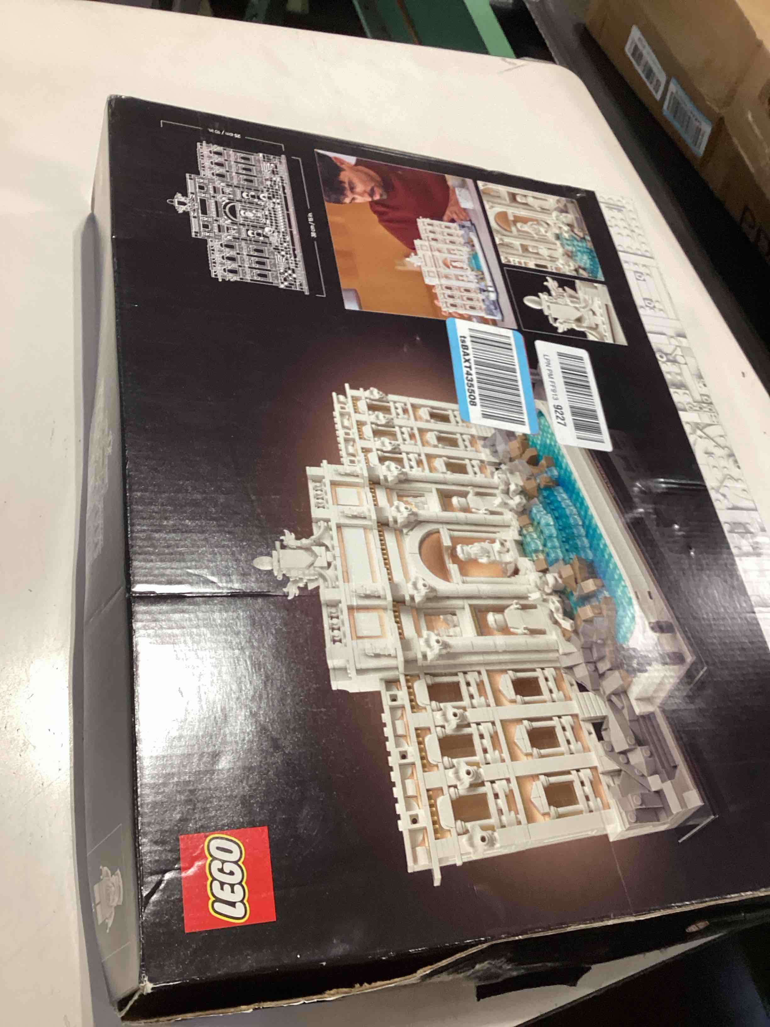 LEGO Architecture Trevi Fountain Building Set - Collectible Model of Italian Landmark for Display for Adults, 18+ - Gift for Women & Men - 21062