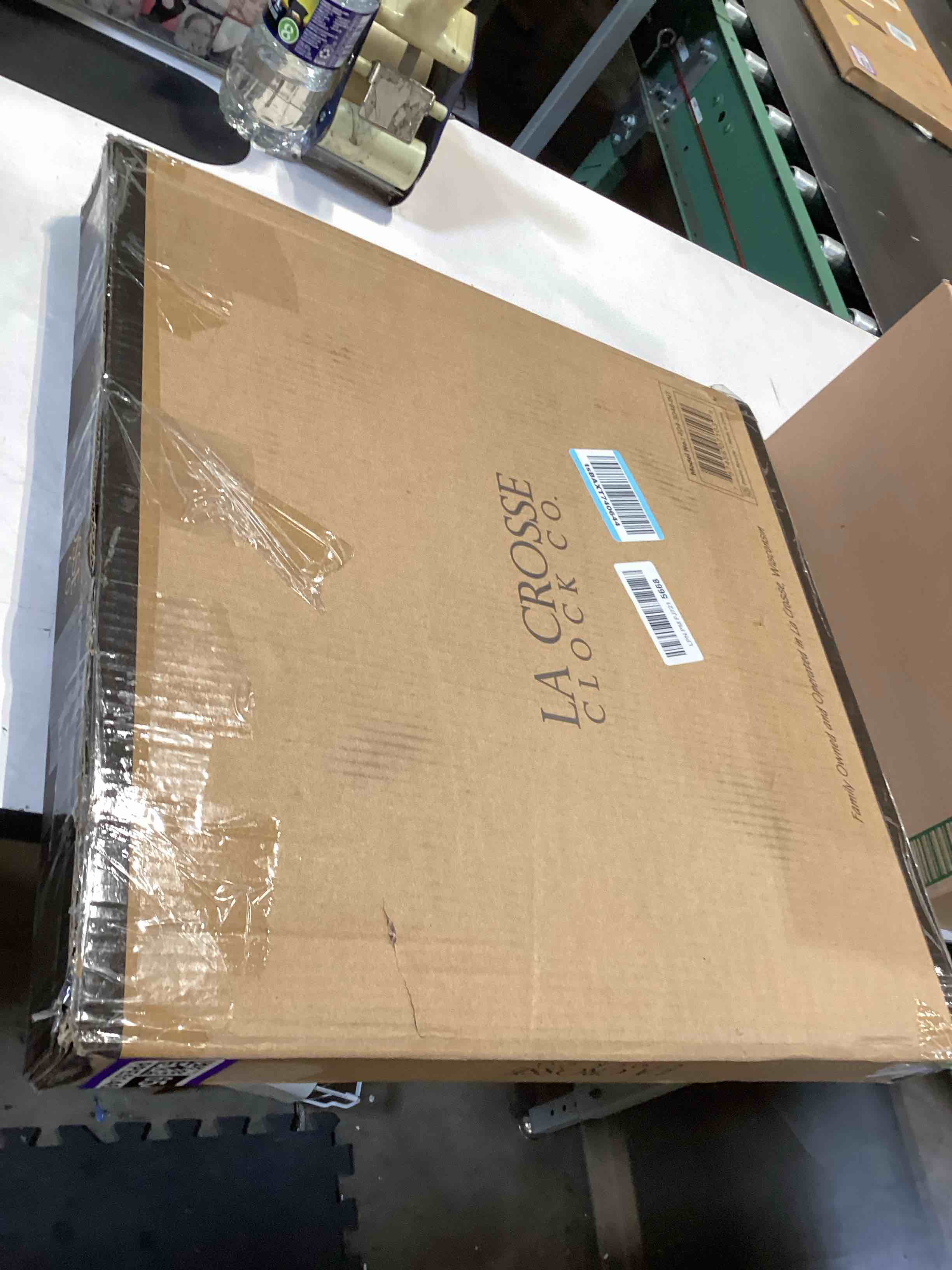 Condition photo showing Good Condition for la crosse clock 404-3048-int 19-inch commercial silent quartz analog wall clock 19x19