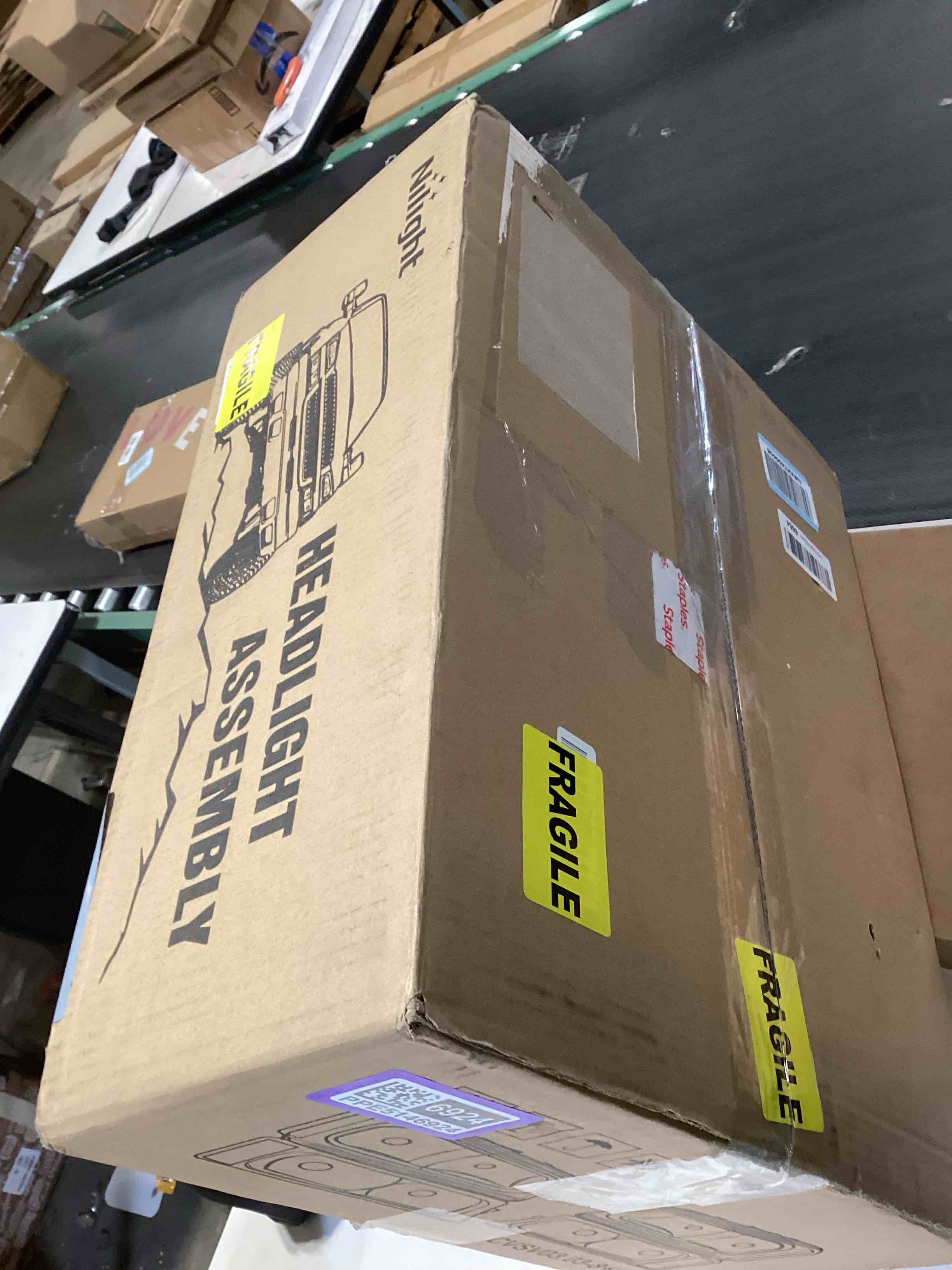 Condition photo showing Good Condition for nilight headlight assembly for 2003 2004 2005 2006 chevy silverado avalanche 1500 1500hd 2500 2500hd 3500 chevrolet pickup replacement headlamp housing bumper lamp set black housing + clear reflector