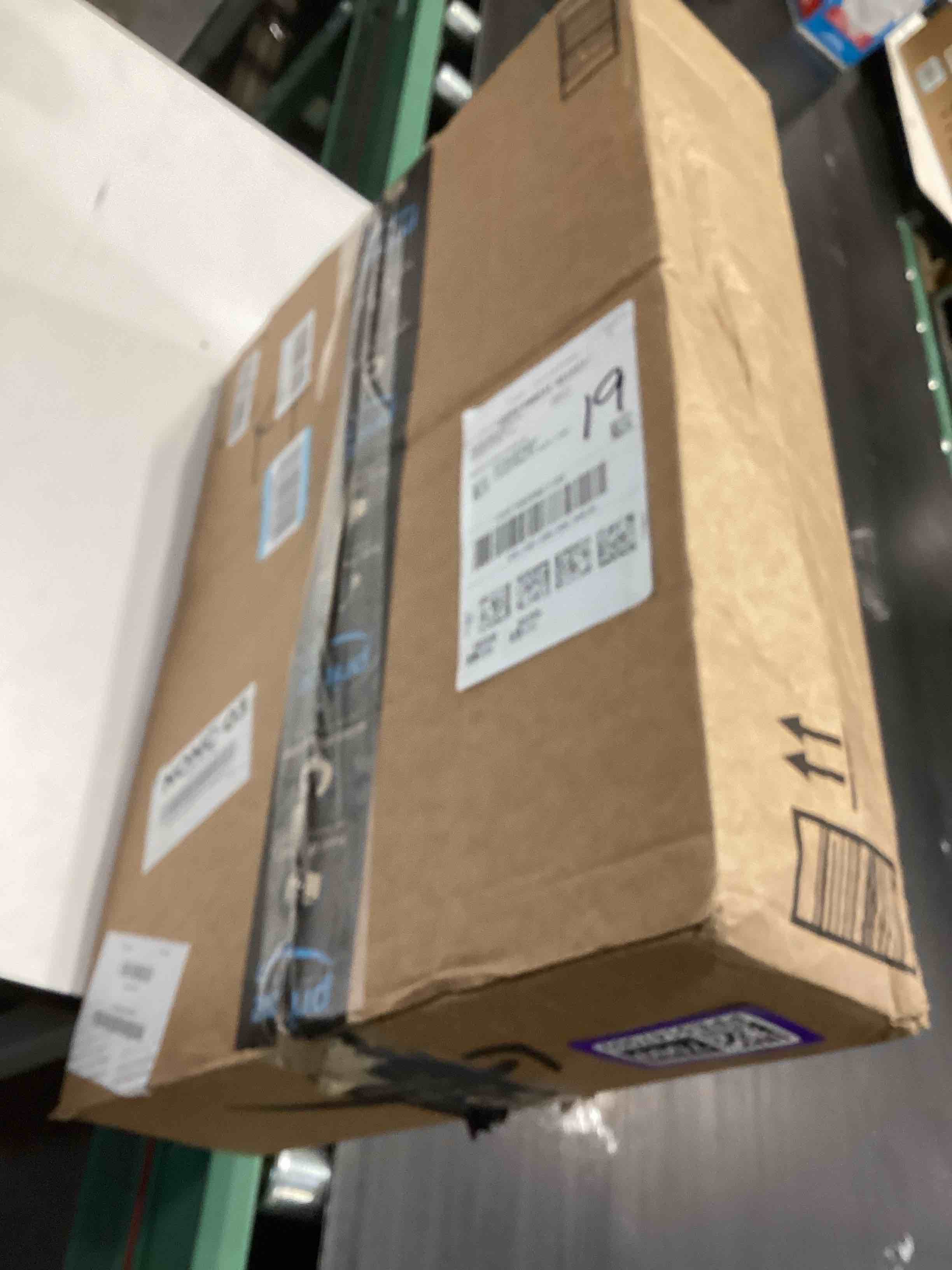 https://s3.amazonaws.com/lotting-images-prod/bidfta/PPE5147069_1776952379431.jpeg