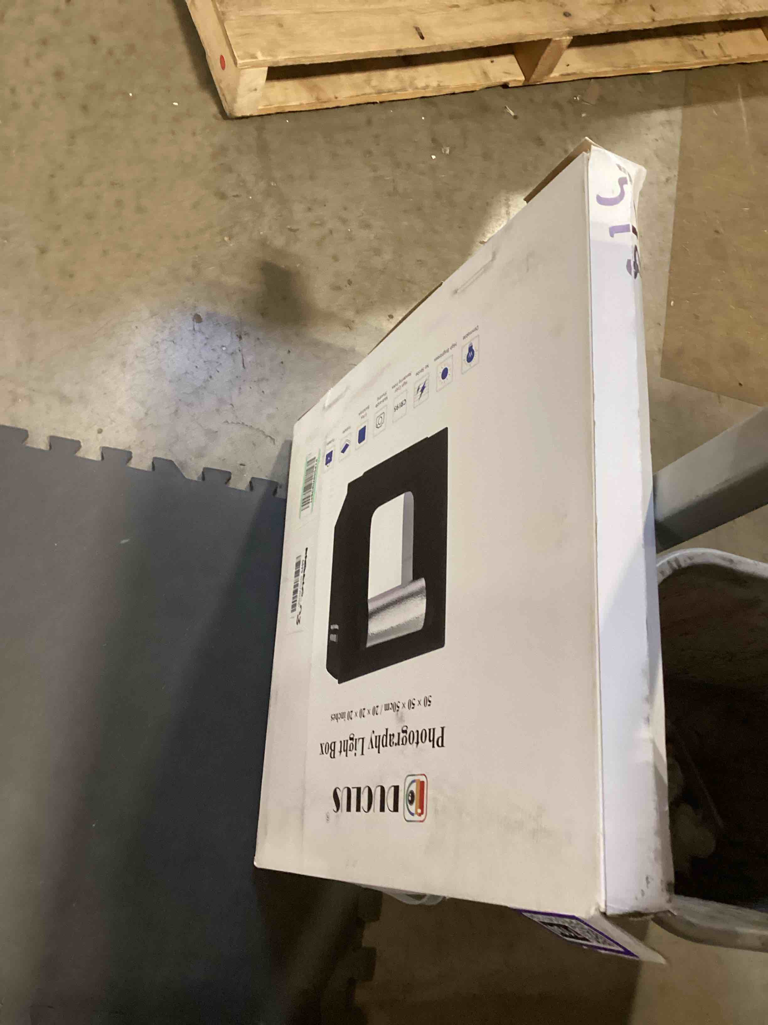 Condition photo showing Good Condition for duclus light box photography 39×39 inch, 210 led large photo light box with 3 stepless dimming light panels & 4 matte pp backdrops, professional photo background shooting tent for product photography