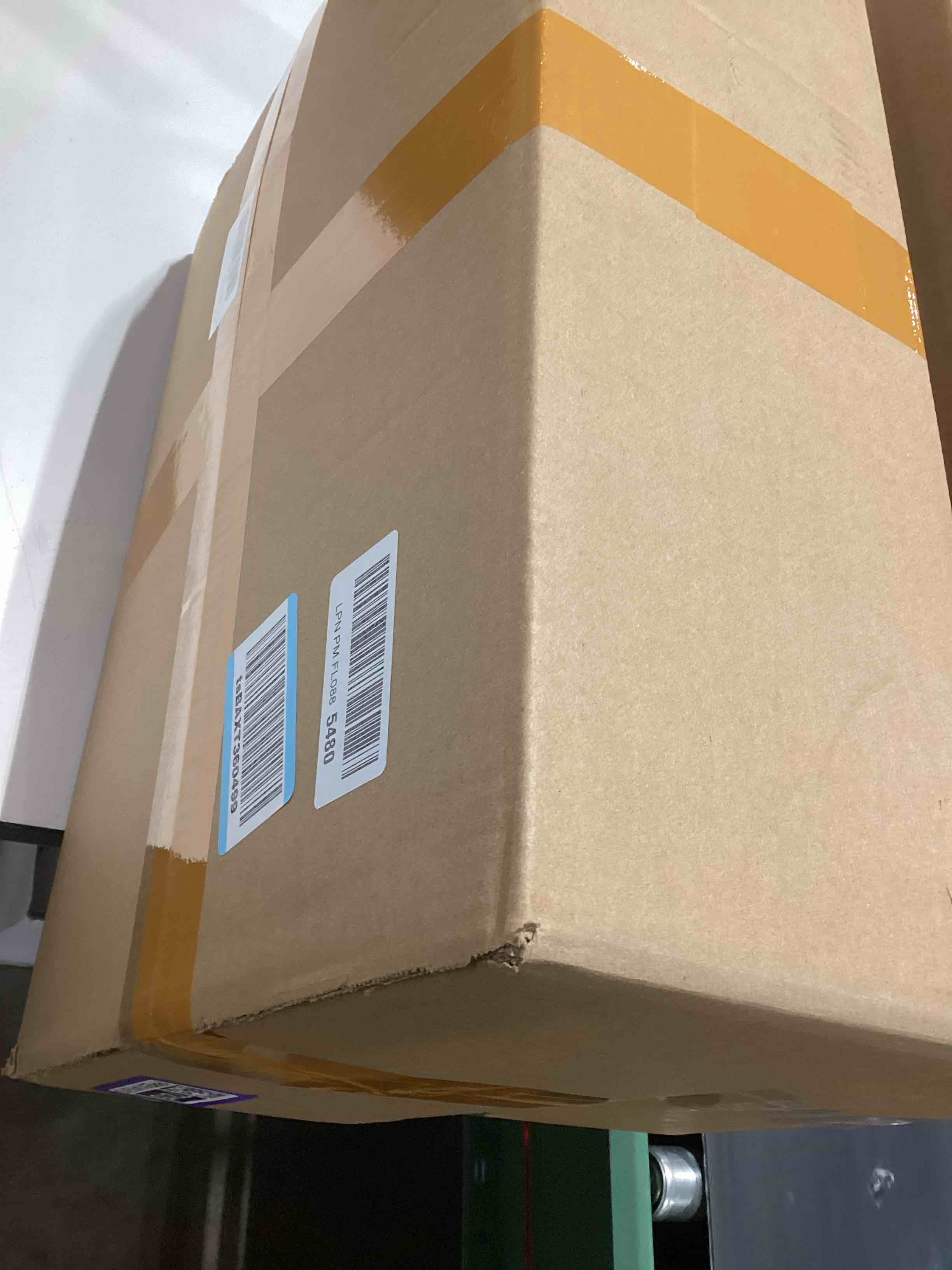 Condition photo showing Good Condition for a-premium upper engine oil pan sump with drain plug compatible with mercedes-benz c300 2016-2017, glc300 2016-2017, 2.0l turbocharged, awd only