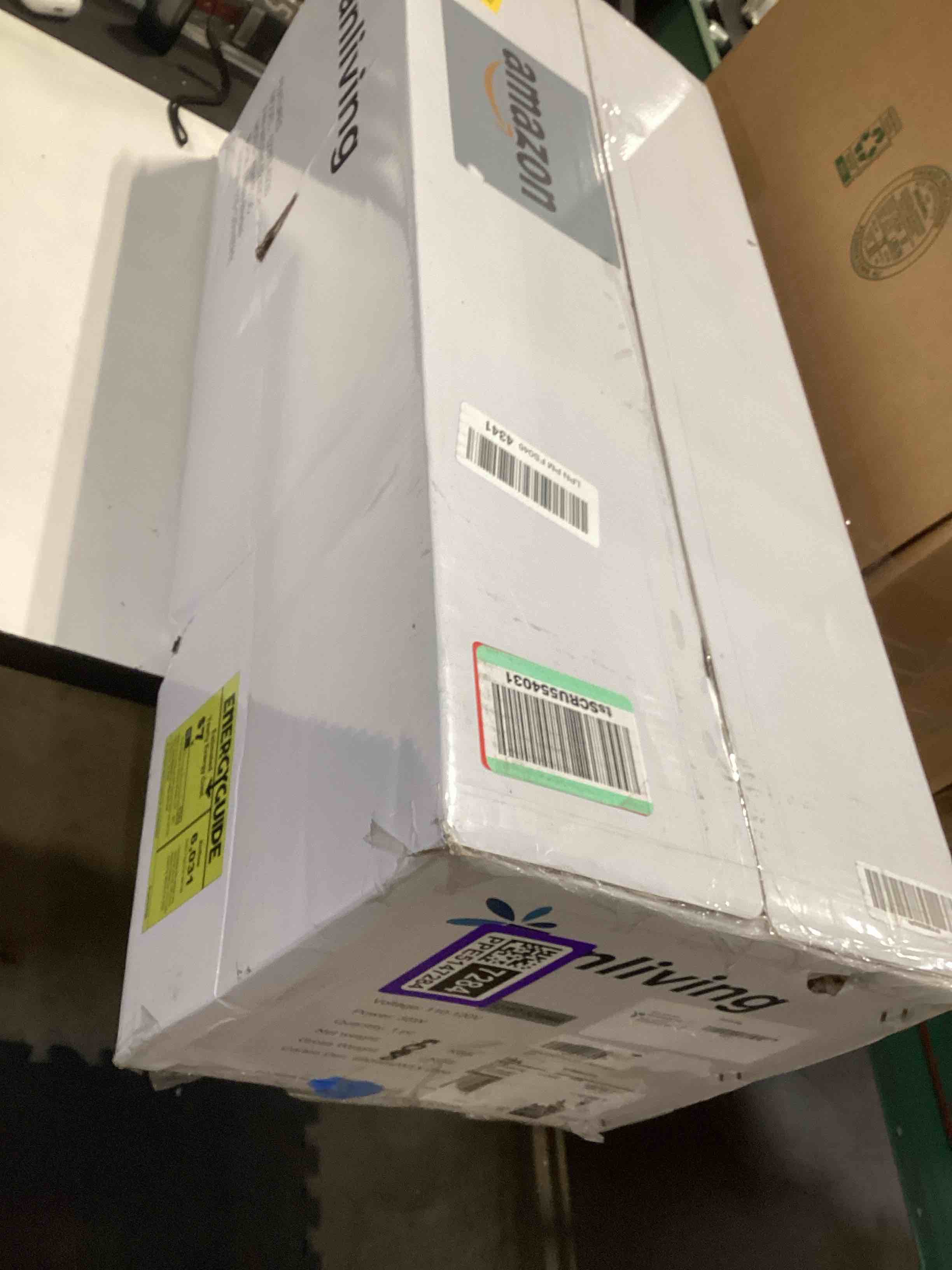 Condition photo showing Good Condition for 52 inch 6 speed high cfm quiet dc motor modern ceiling fan with lights remote control, 3 blade white gold indoor bedroom living room ceiling fan