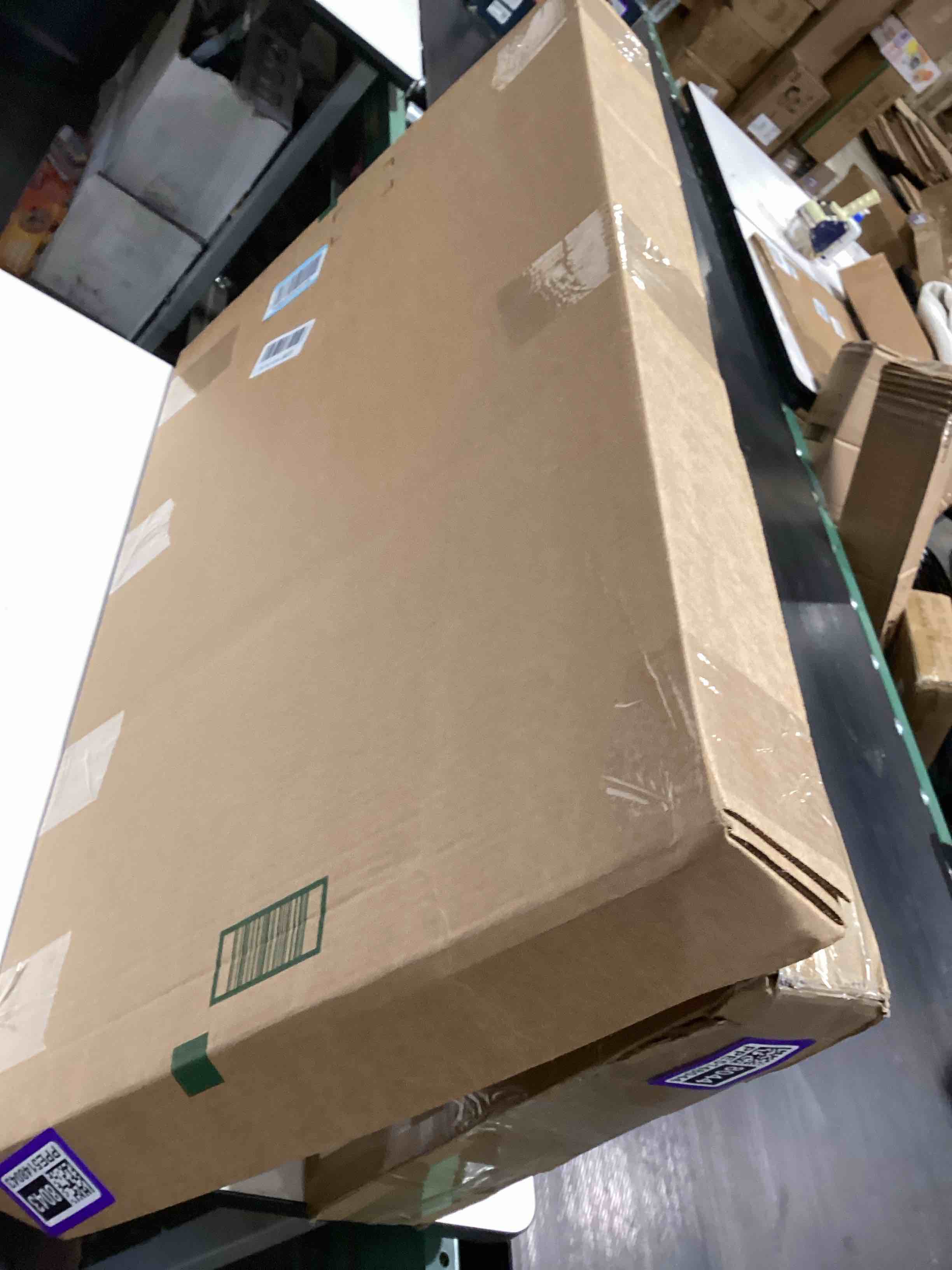 Condition photo showing Good Condition for jjring 18x24 art portfolio folder with plastic sleeves, 24-pocket portfolio binder displaying 48 pages, presentation book with black inner paper for artwork storage, black 18*24