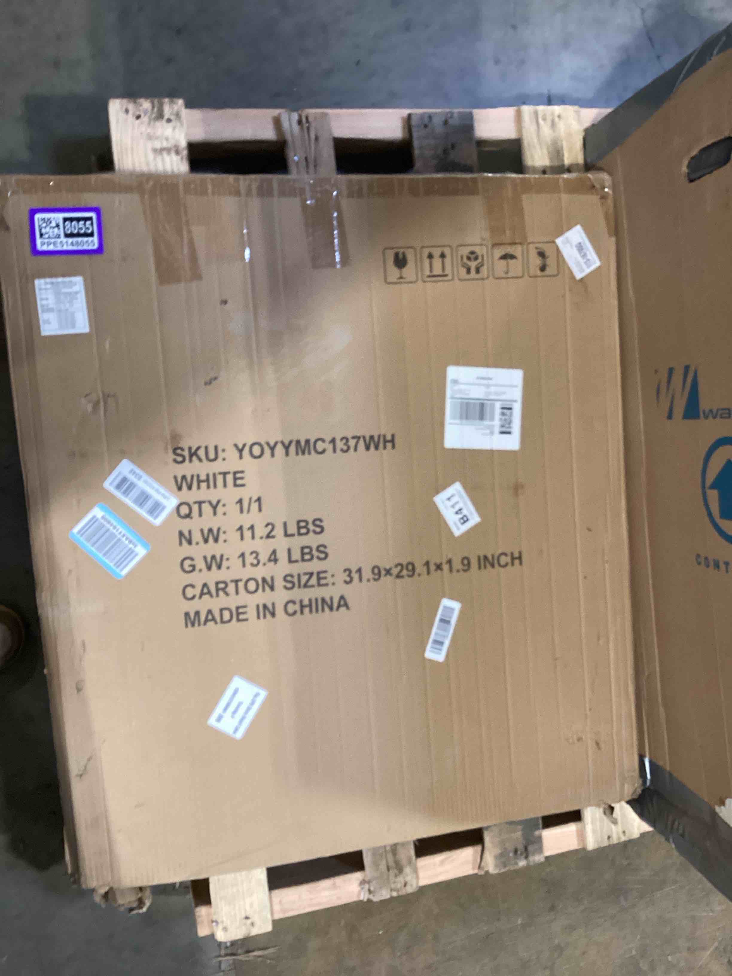 Condition photo showing Good Condition for 29-43" baby gate for stairs, 30" tall stair gate indoor, baby gates pressure mounted with auto-close/hold-open and anti-trip pedal, safety dog gate for stairs doorways, white white 29-43"*30"h
