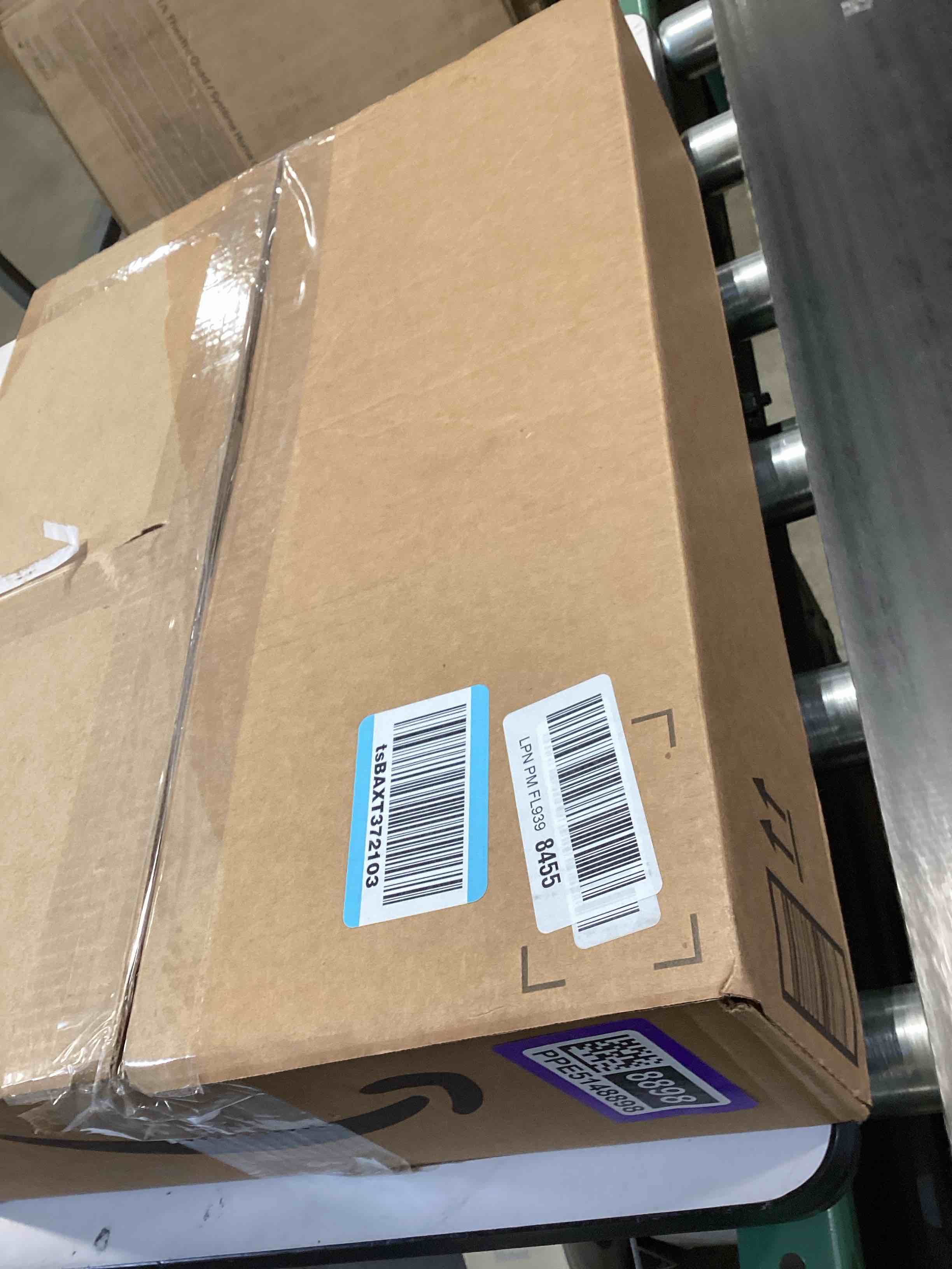 https://s3.amazonaws.com/lotting-images-prod/bidfta/PPE5148898_1777992672099.jpeg