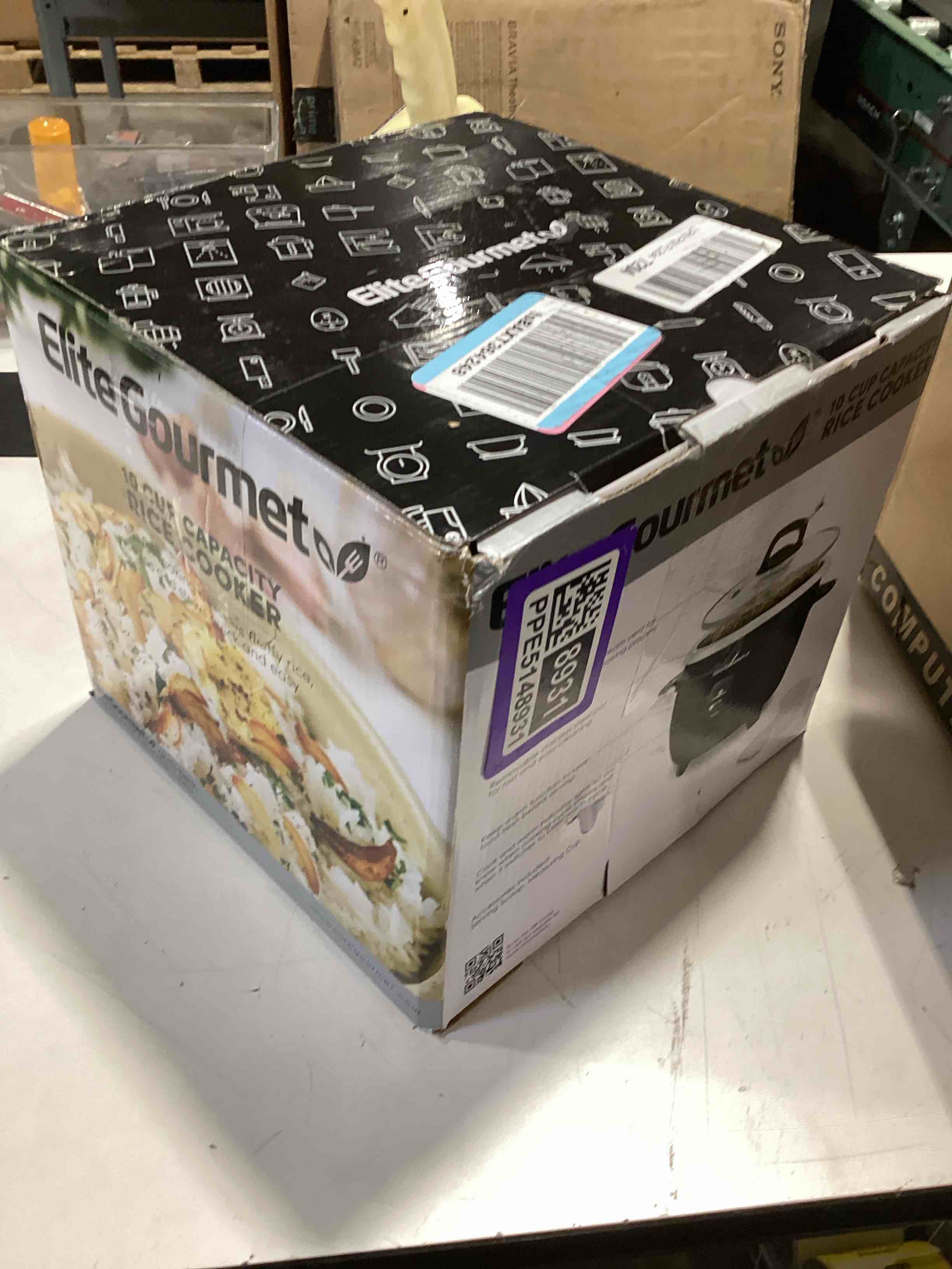 Condition photo showing Good Condition for elite gourmet erc2010b electric rice cooker with stainless steel inner pot makes soups, stews, porridge's, grains and cereals, 10 cups cooked (5 cups uncooked), black
