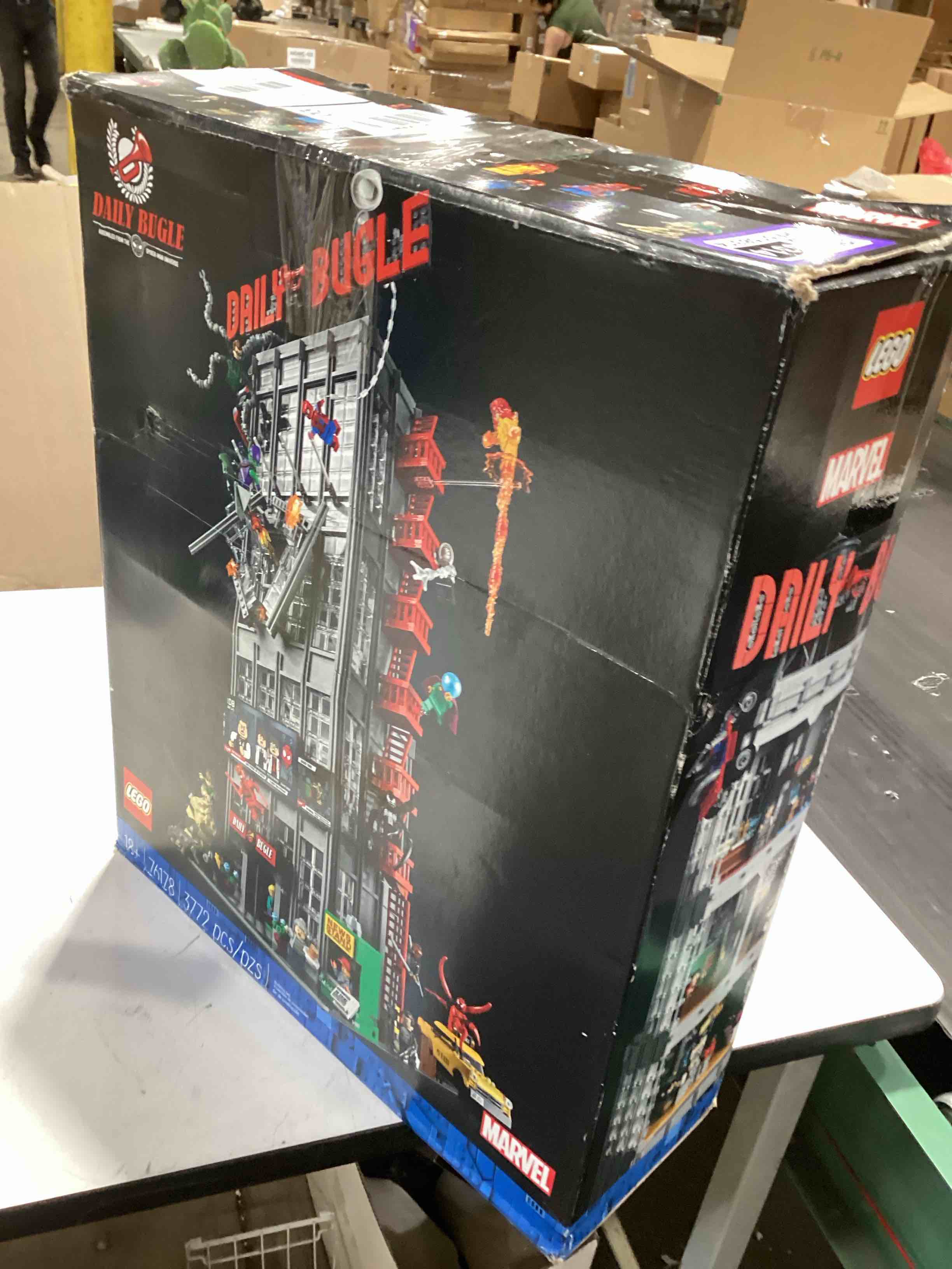 Condition photo showing Good Condition for lego marvel spider-man daily bugle building sets for adults - display as office or book shelf decor - gifts for christmas - 25 minifigures - 76178 standard packaging