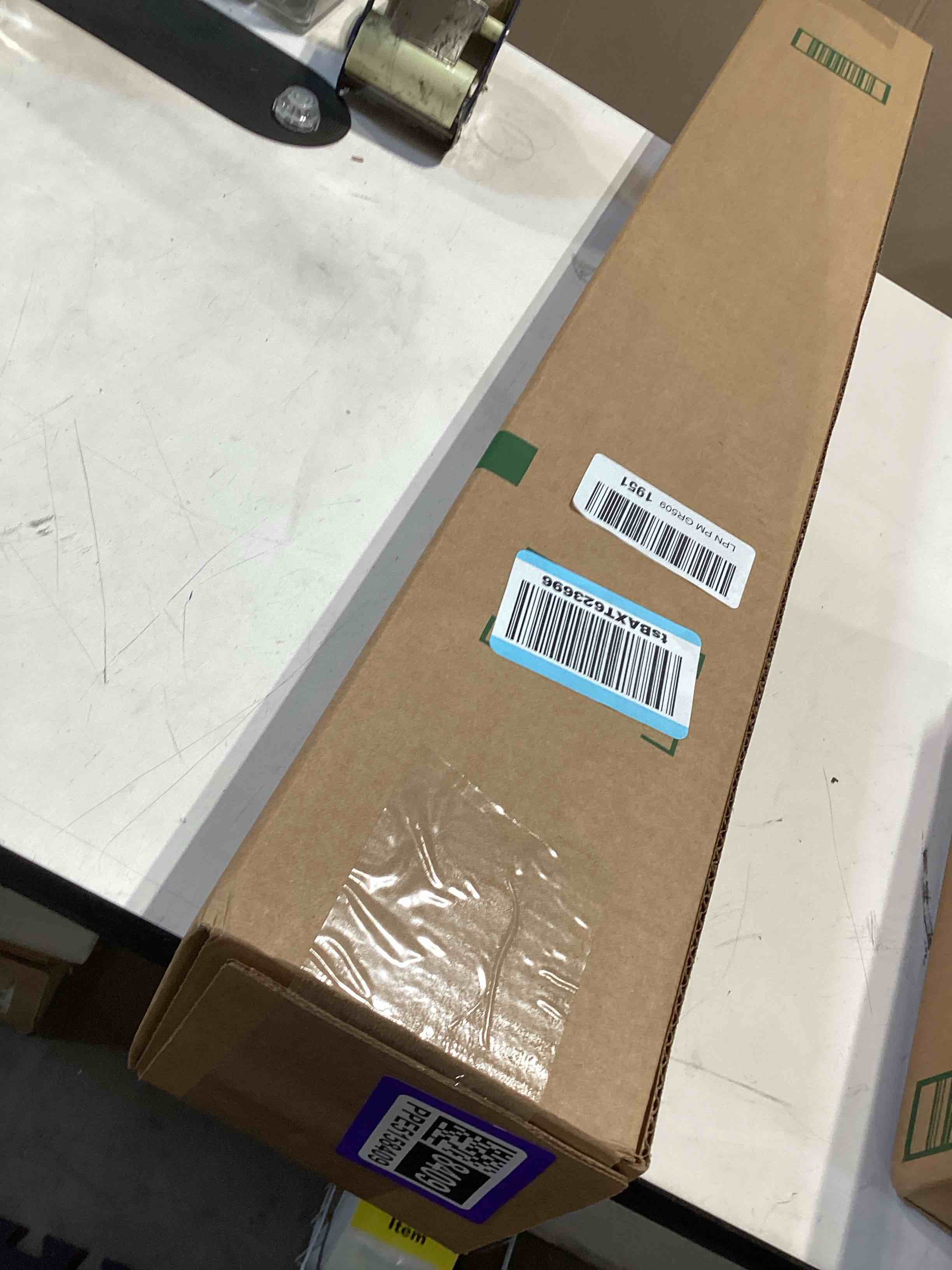 https://s3.amazonaws.com/lotting-images-prod/bidfta/PPE5158409_1780585647793.jpeg