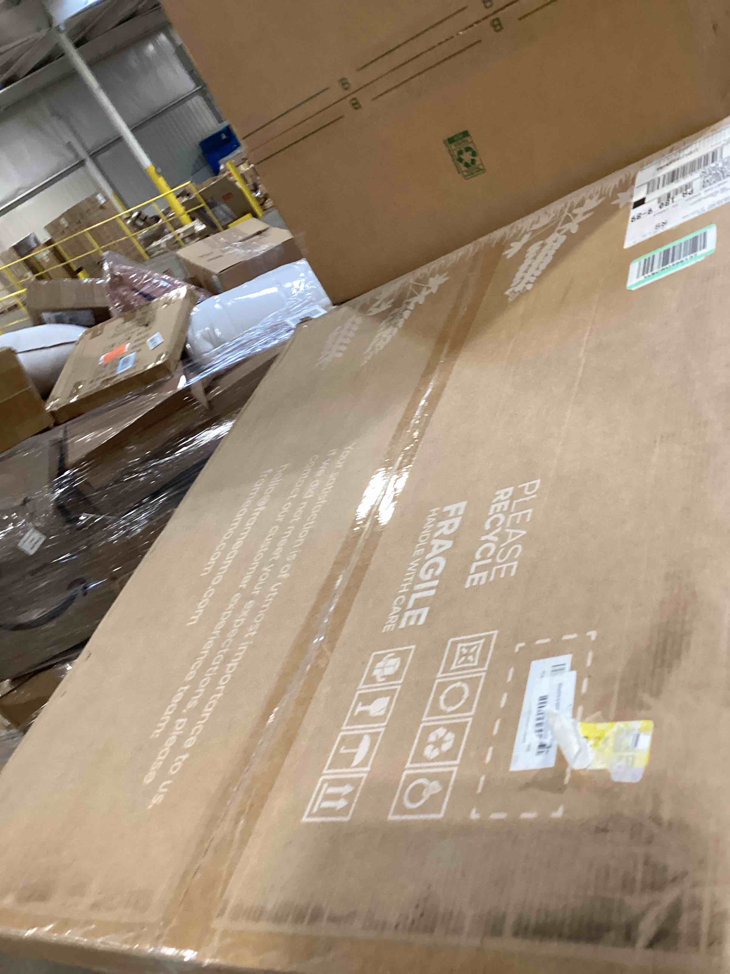 Condition photo showing Good Condition for frame amo 21x28 black solid wood poster frame, white mat for 16x24 image, tempered glass front, 1.5 inch wide, 1 inch thick, high-end, heavy-duty, gallery grade & acid-free black 21x28