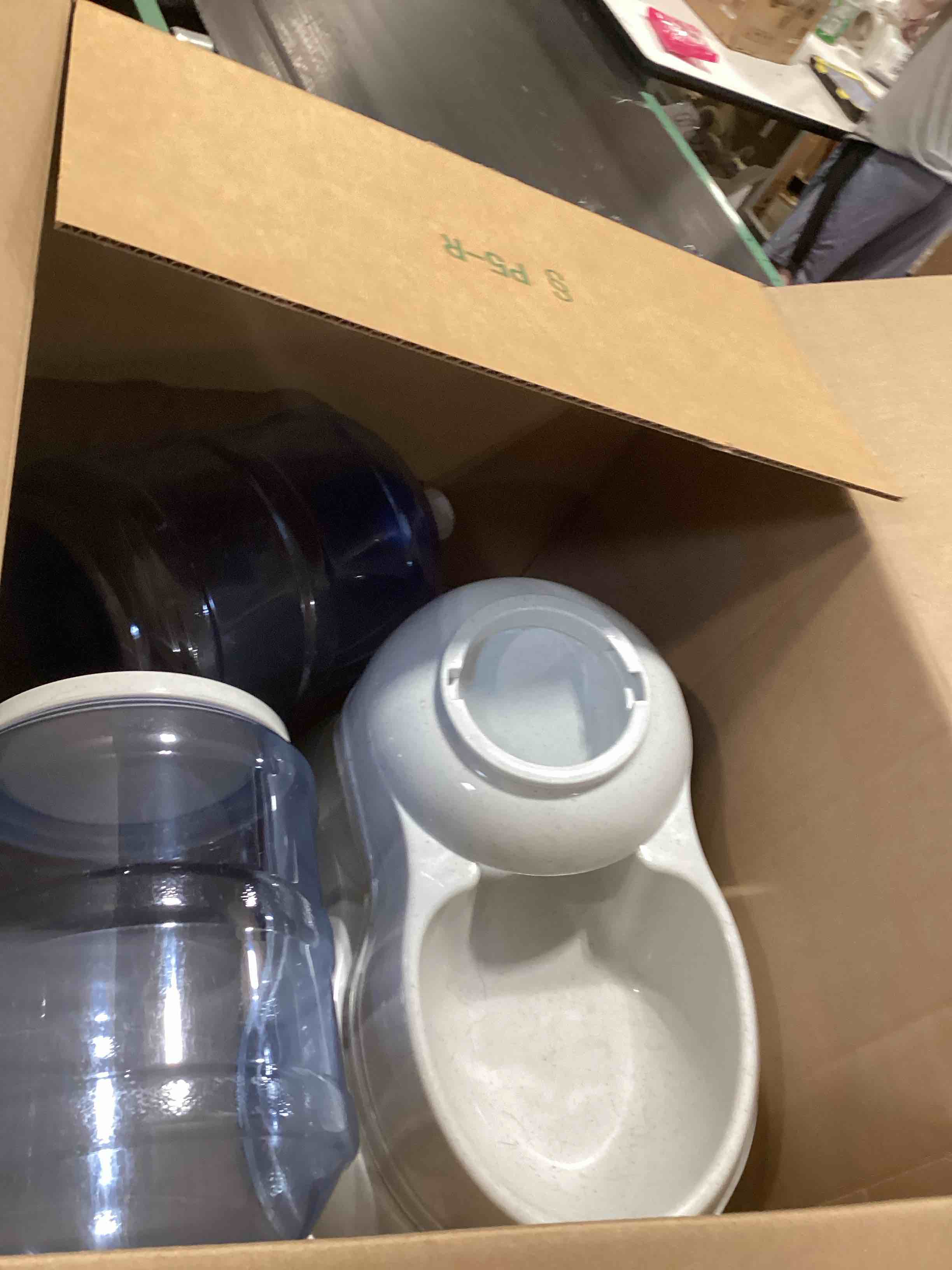 Condition photo showing Good Condition for amazon basics large capacity automatic pet water dispenser and gravity feeder set, easy to clean, 456.6fl.oz food, 382.1fl.oz water, gray waterer + feeder large