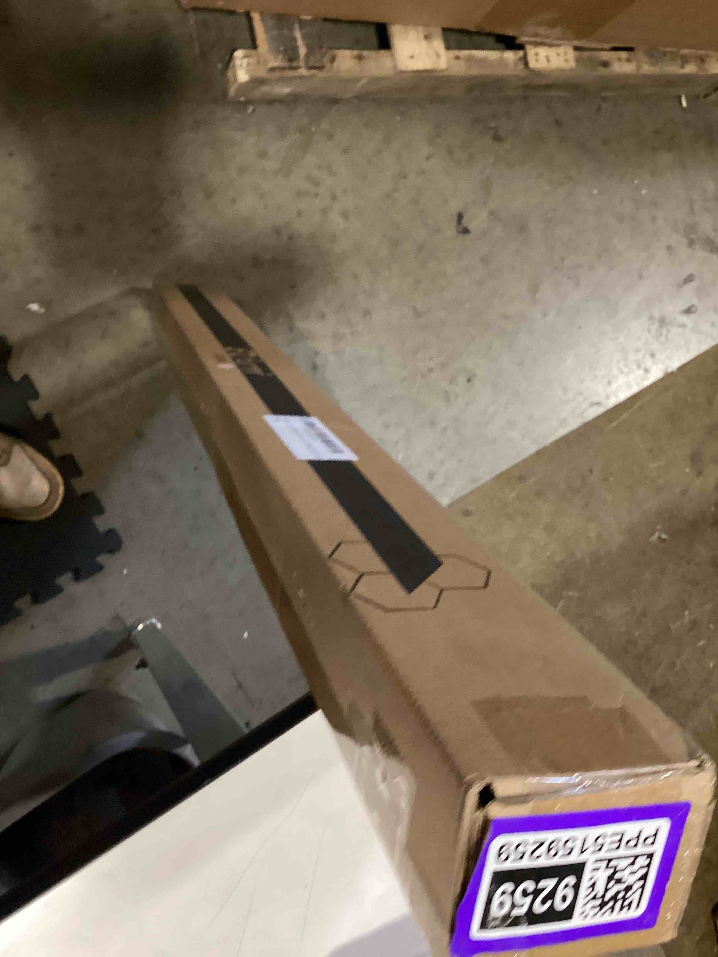 https://s3.amazonaws.com/lotting-images-prod/bidfta/PPE5159259_1781113175404.jpeg