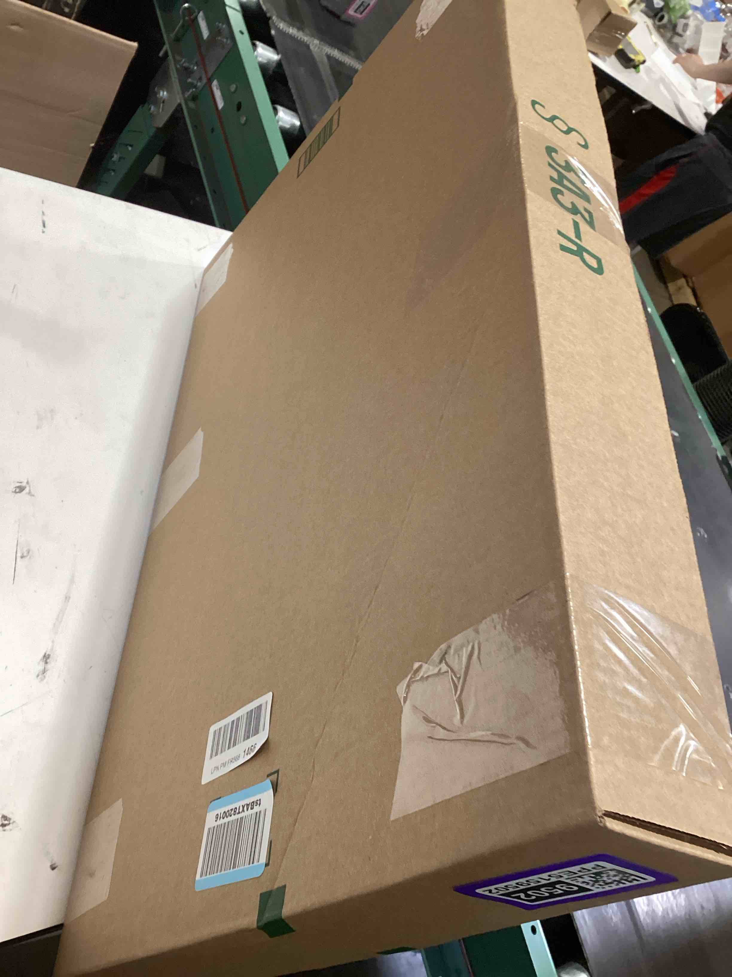 https://s3.amazonaws.com/lotting-images-prod/bidfta/PPE5159502_1781354904855.jpeg