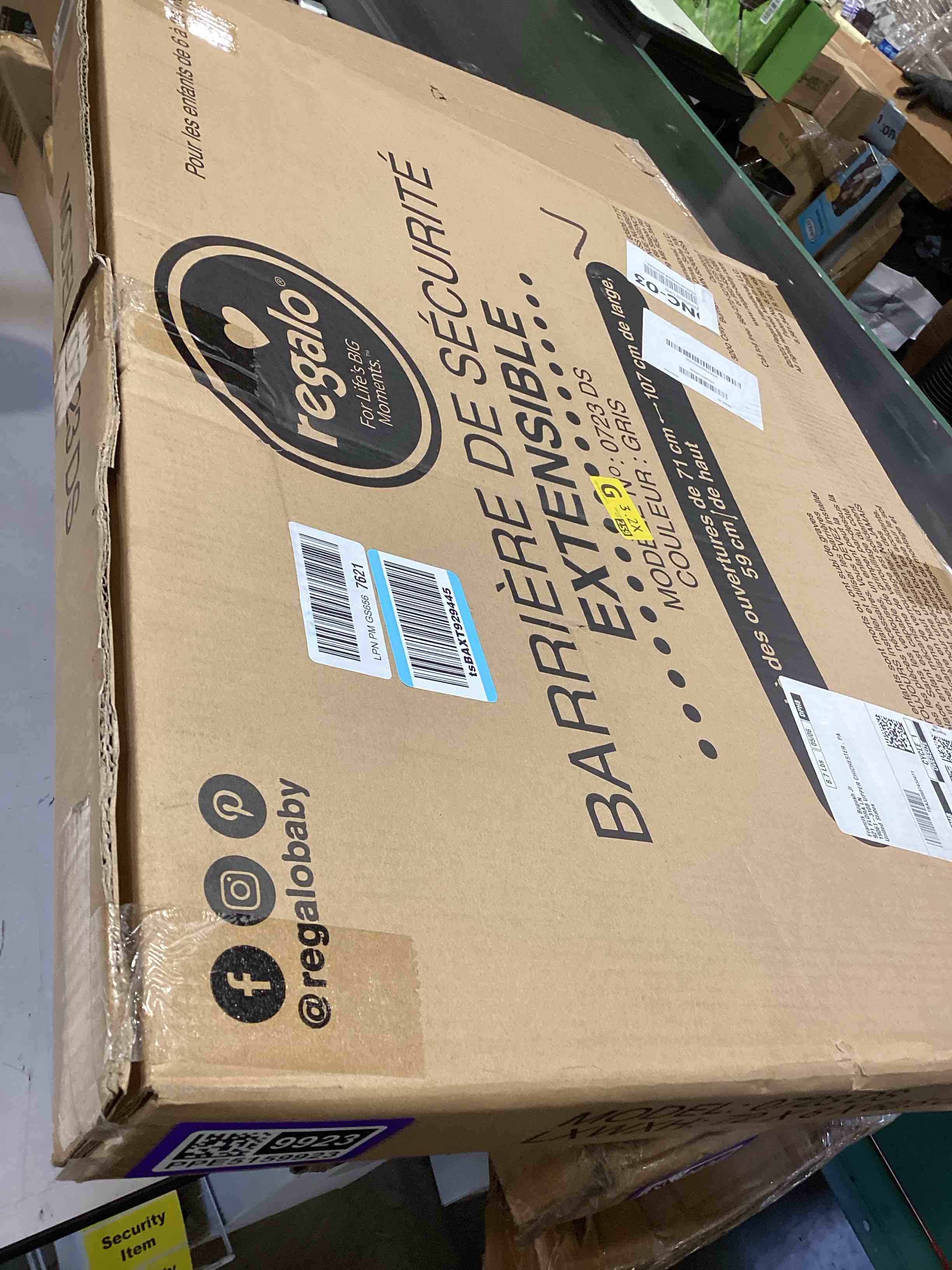 Condition photo showing Good Condition for regalo safety 28"-42" extra wide expandable baby gate for doorways & bottom of stairs, pressure mounted safety gate for babies, toddlers & pets, tested & safe for 30 years, american designed and owned plastic