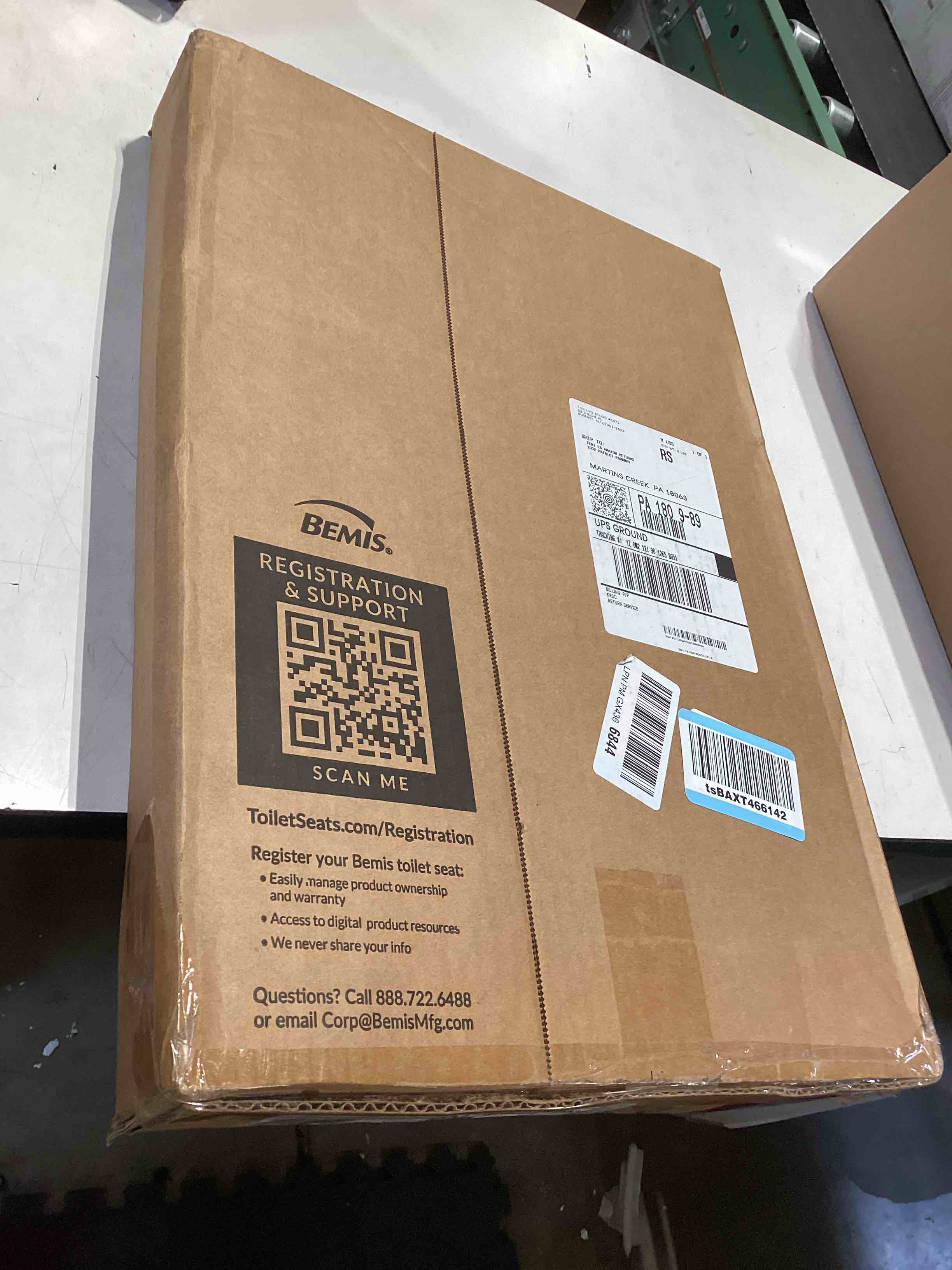 Condition photo showing Good Condition for mayfair linden slow close toilet seat, non slip heavy duty wood, easy install, elongated, white elongated traditional hinge