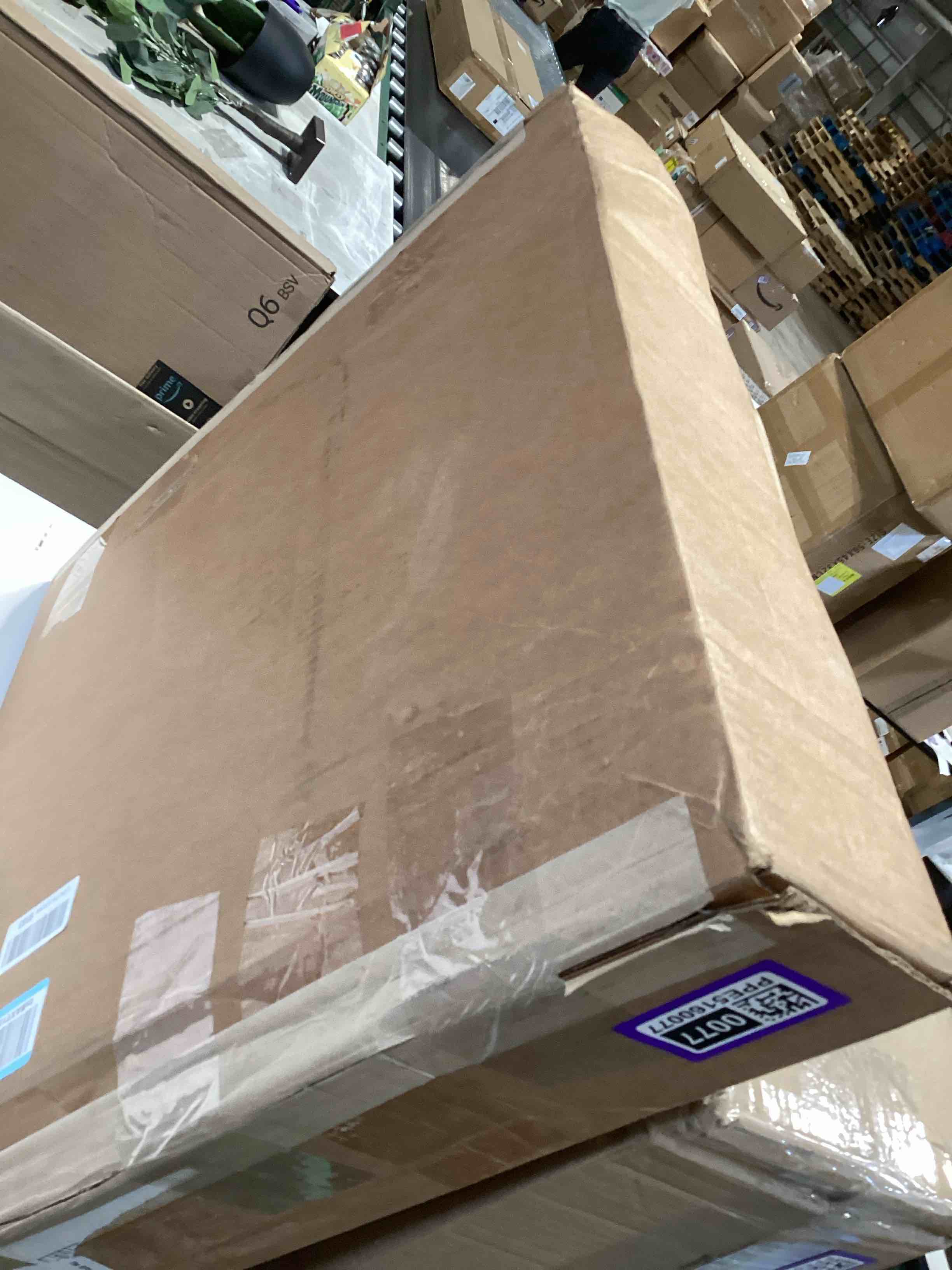 Condition photo showing Good Condition for ekena millwork bktp05x24x24thr01 standard thorton architectural grade with traditional ends pvc brackets, 5"w x 24"d x 24"h 5-in. w x 24-in. d x 24-in. h