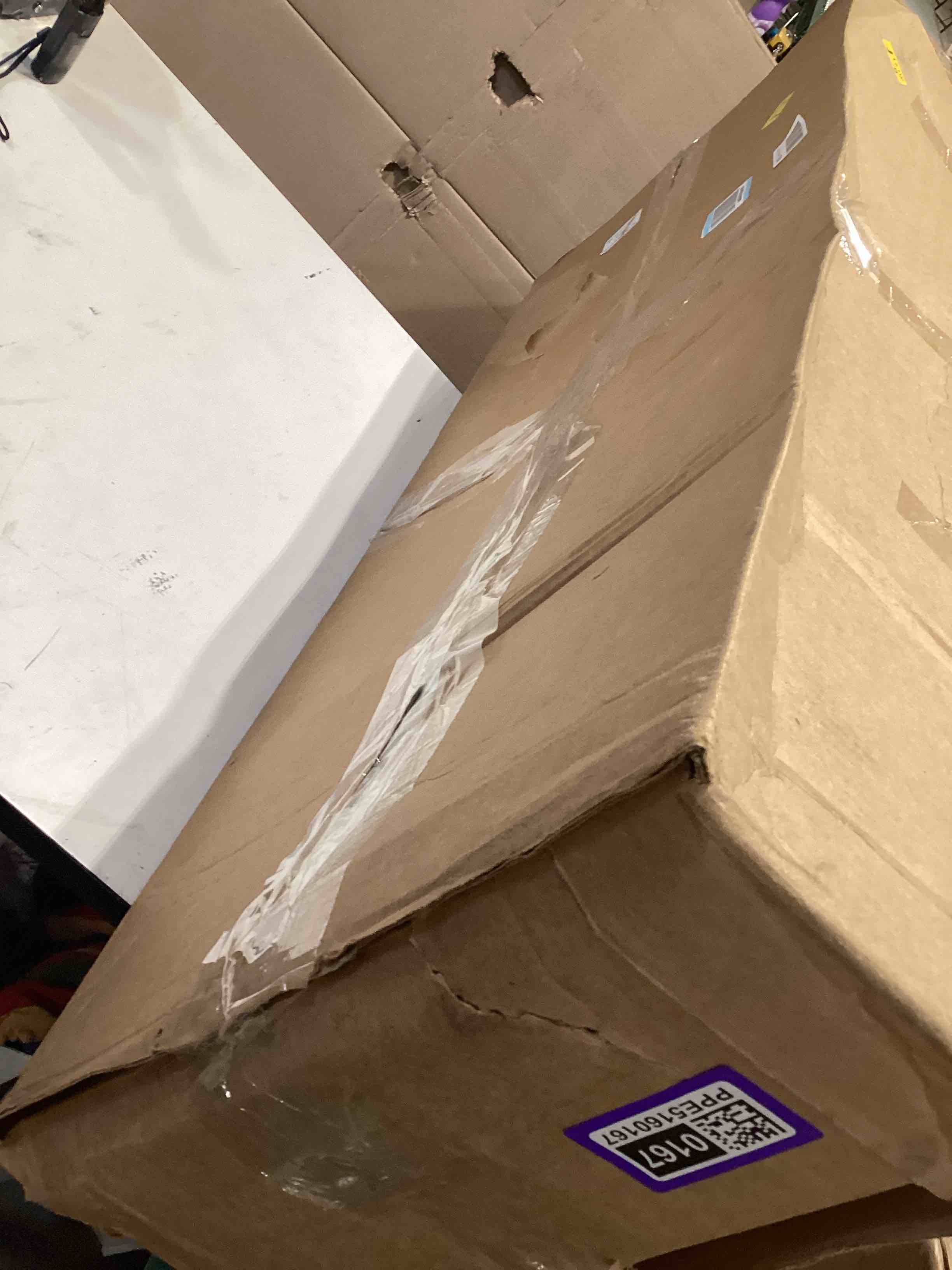 Condition photo showing Good Condition for louisville ladder 4-foot fiberglass step ladder, 300-pound load capacity, type ia, l-3016-04 4 feet stepladder