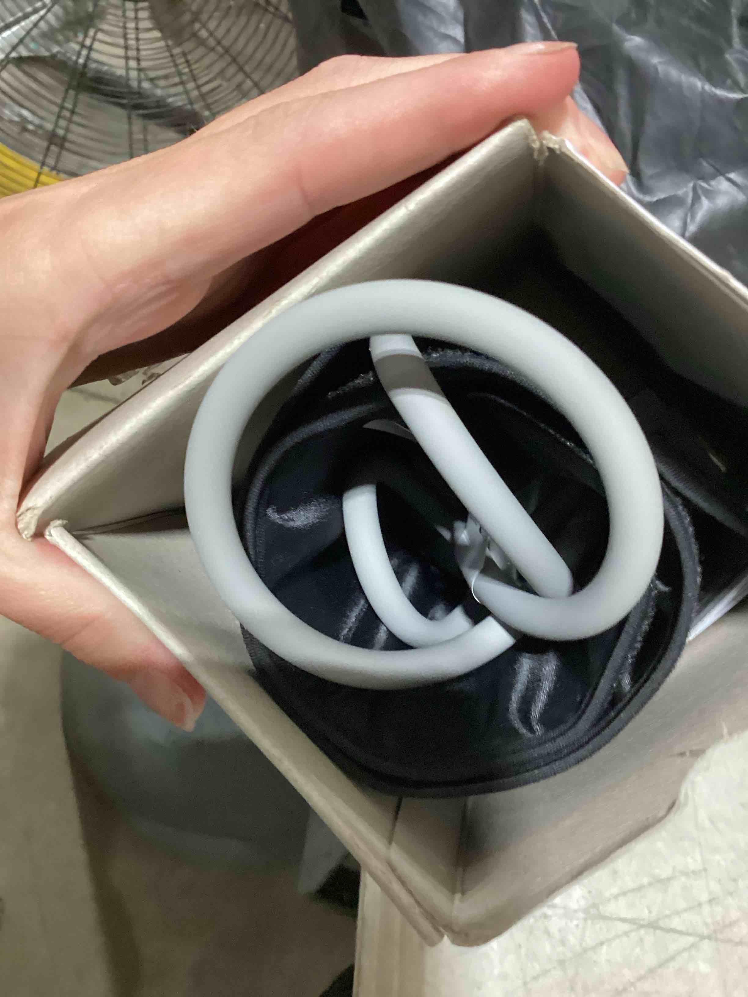 Condition photo showing Good Condition for omron omron hem-fl31-b 9-inch to 17-inch easy-wrap comfit cuff, large