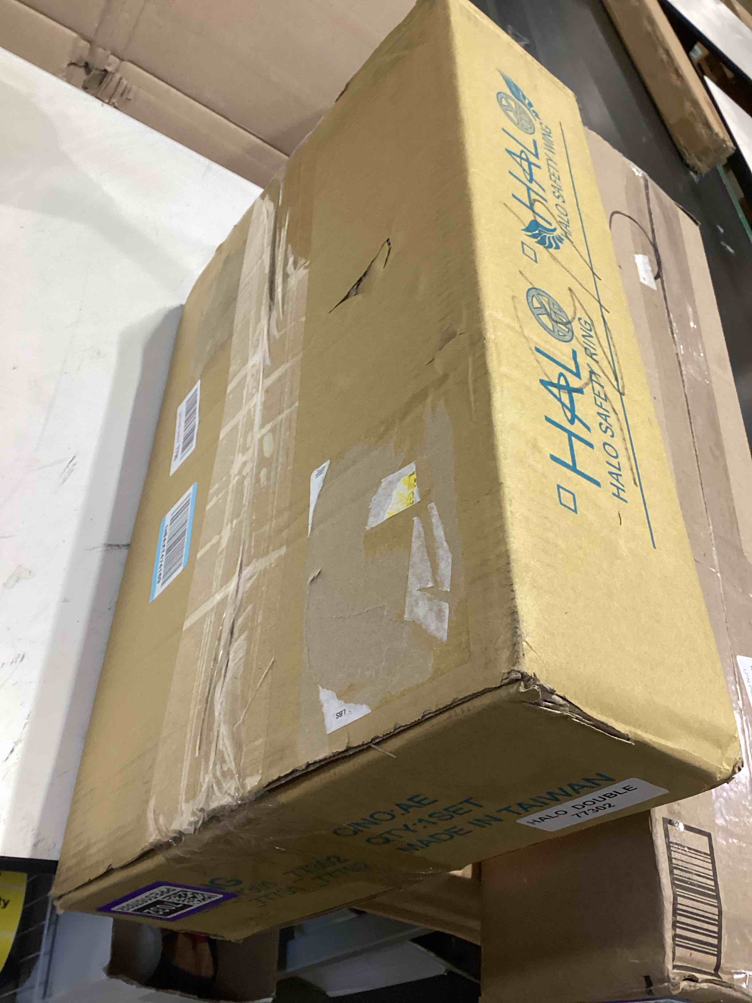 https://s3.amazonaws.com/lotting-images-prod/bidfta/PPE5167032_1782140423972.jpeg