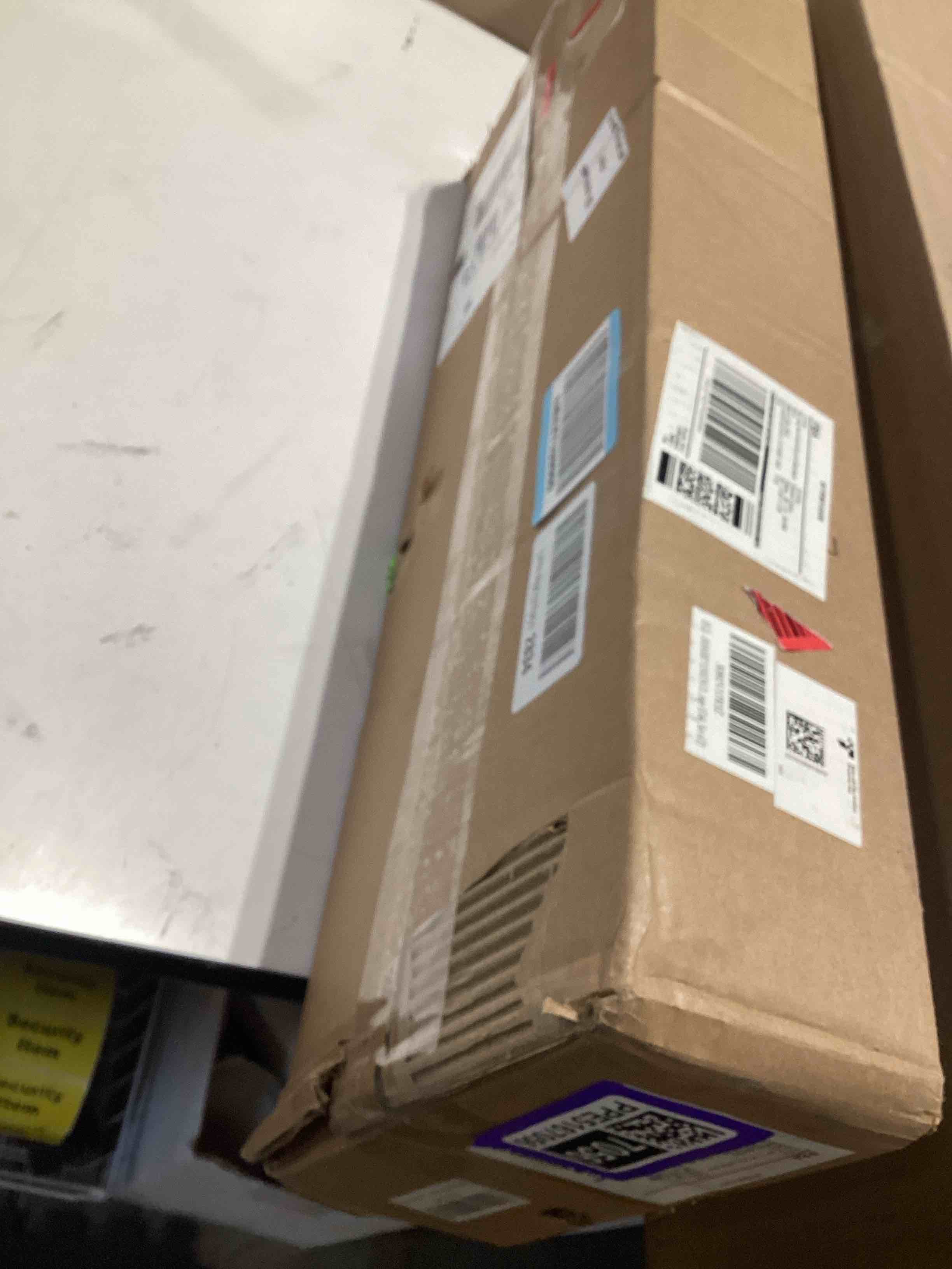 https://s3.amazonaws.com/lotting-images-prod/bidfta/PPE5167056_1782141367800.jpeg