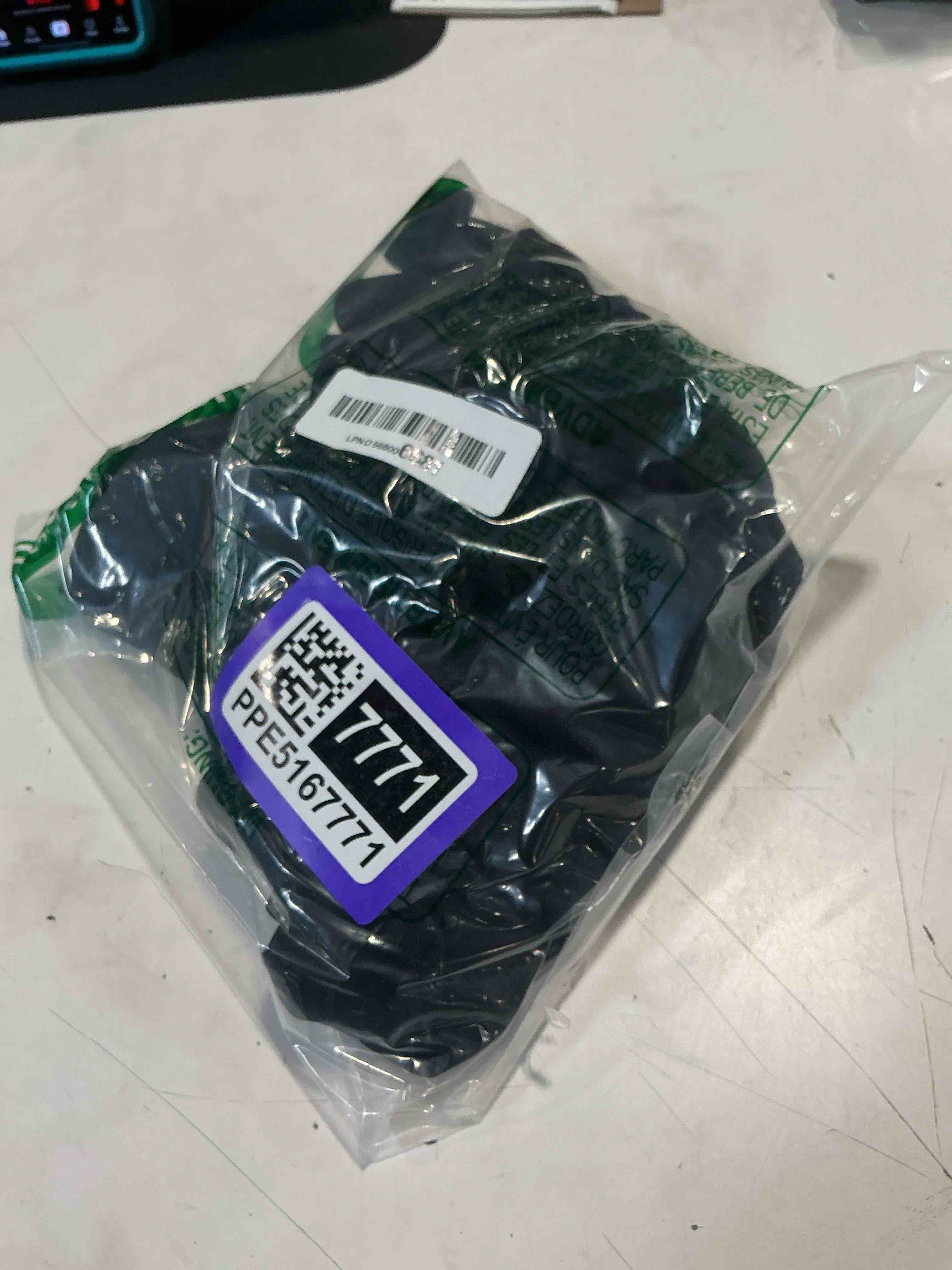 https://s3.amazonaws.com/lotting-images-prod/bidfta/PPE5167771_1783434943406.jpeg
