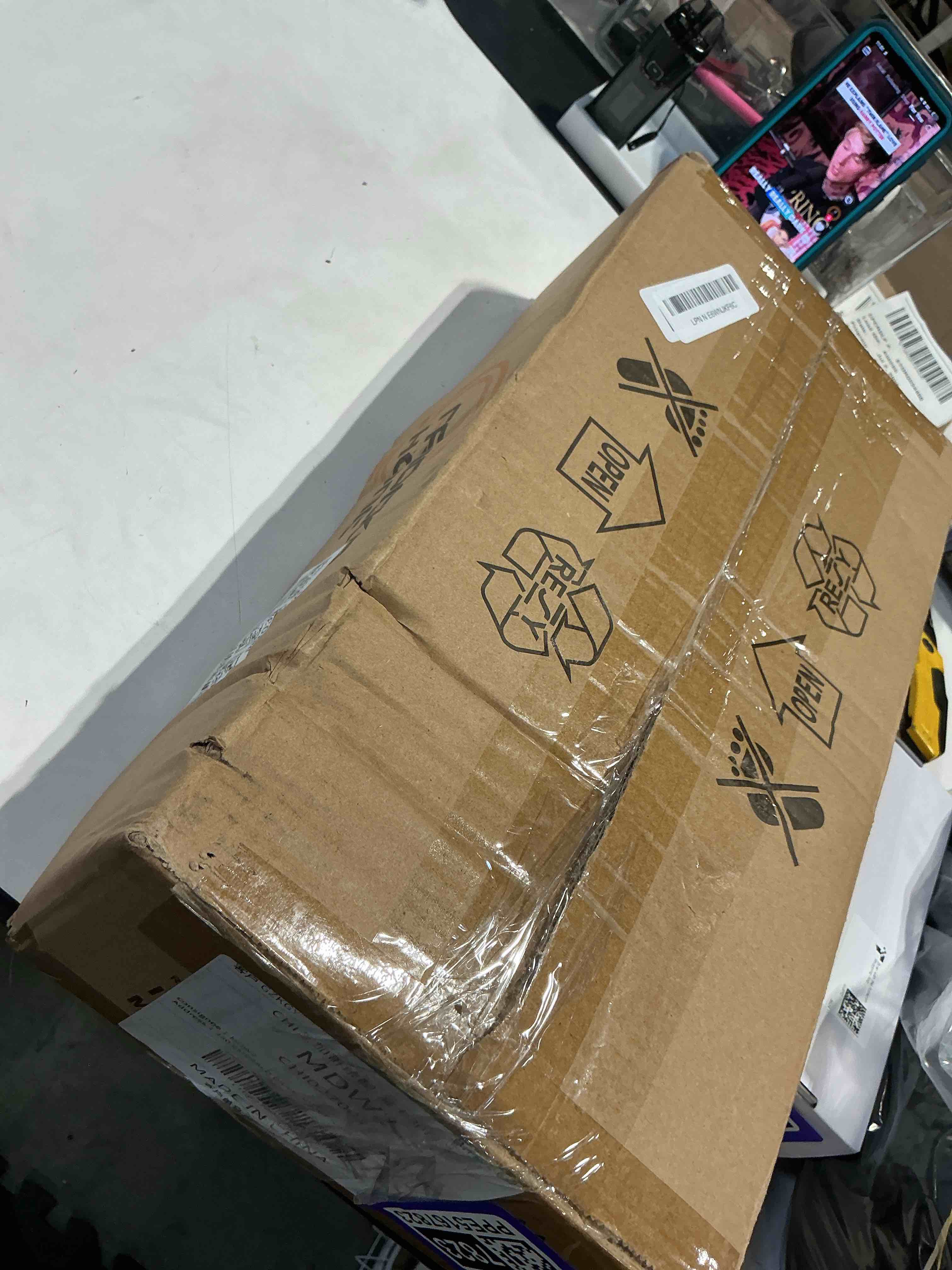 https://s3.amazonaws.com/lotting-images-prod/bidfta/PPE5167823_1783439518149.jpeg