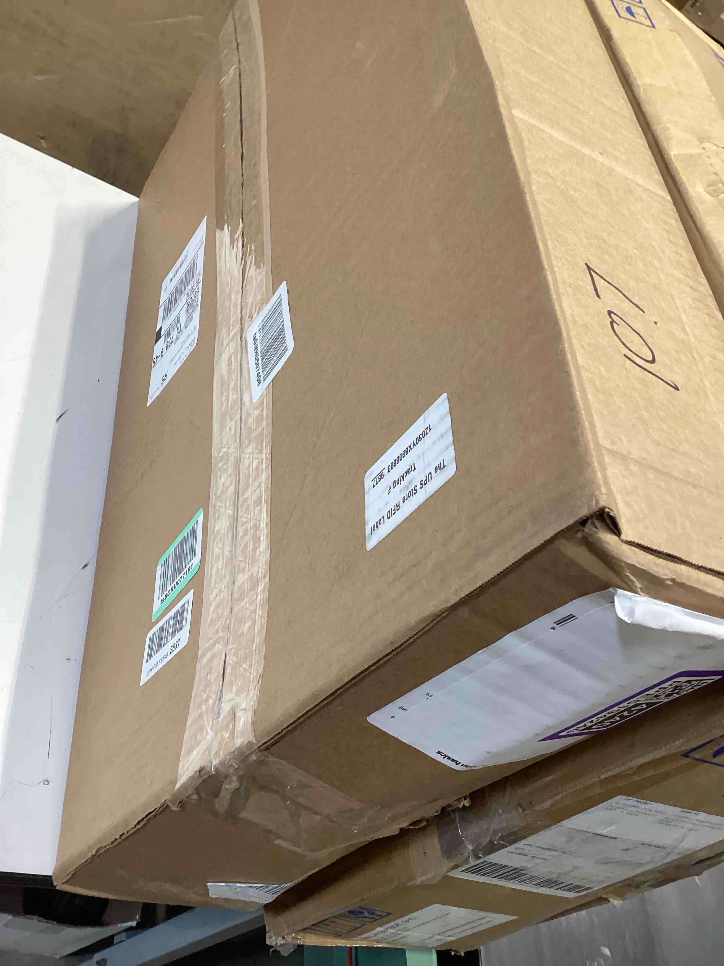 Condition photo showing Good Condition for amazon basics merv 5 ac furnace air filter, 20x30x1 inches, 6-pack (actual size: 19.75" x 29.75" x 0.75") 20x30x1 merv 5