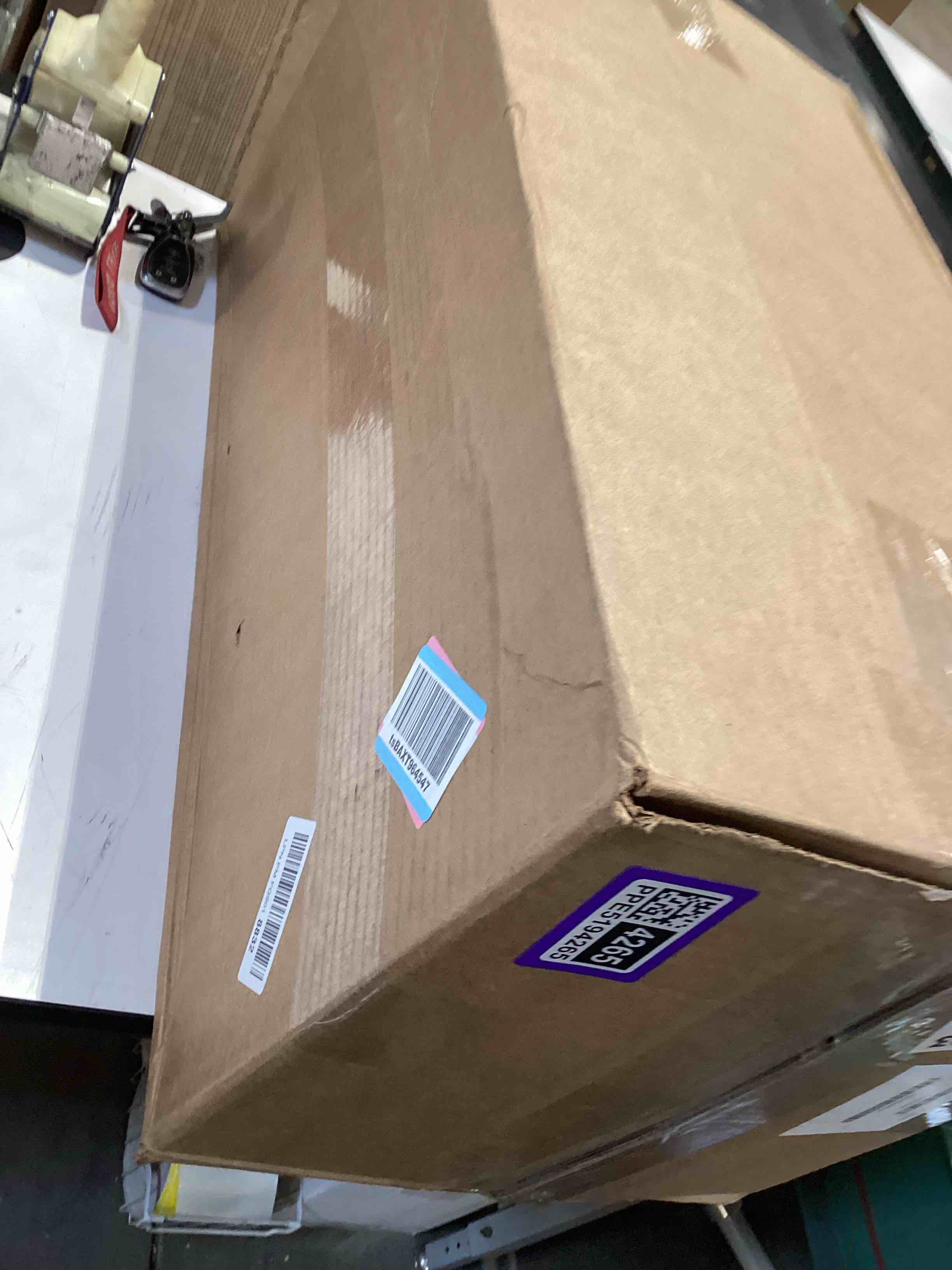 https://s3.amazonaws.com/lotting-images-prod/bidfta/PPE5194265_1778093809416.jpeg