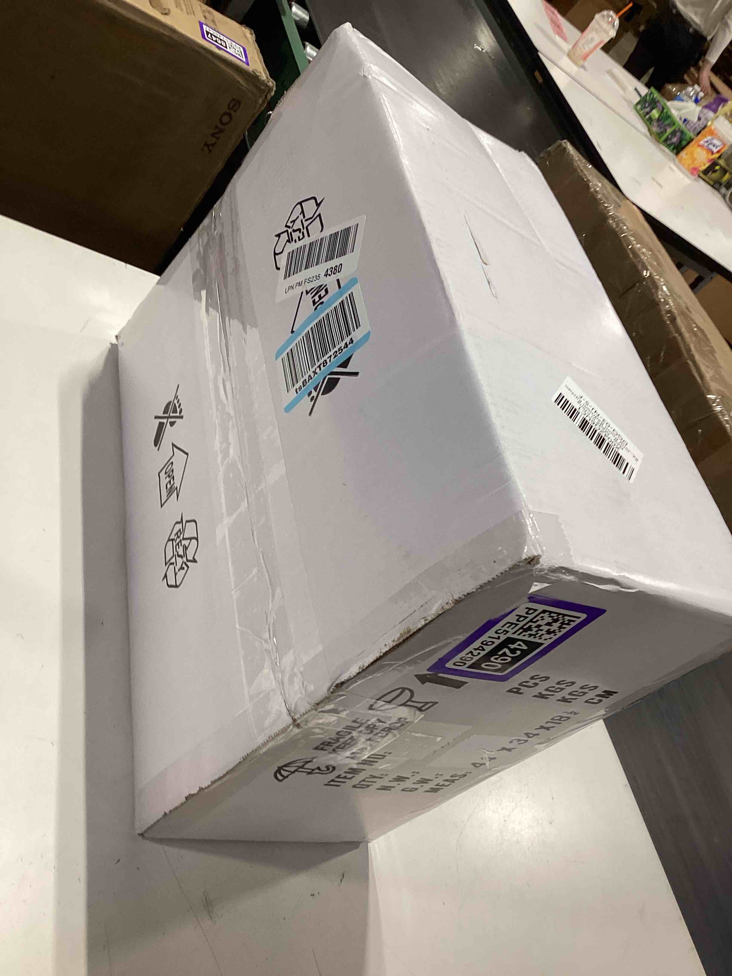 https://s3.amazonaws.com/lotting-images-prod/bidfta/PPE5194290_1778155486633.jpeg