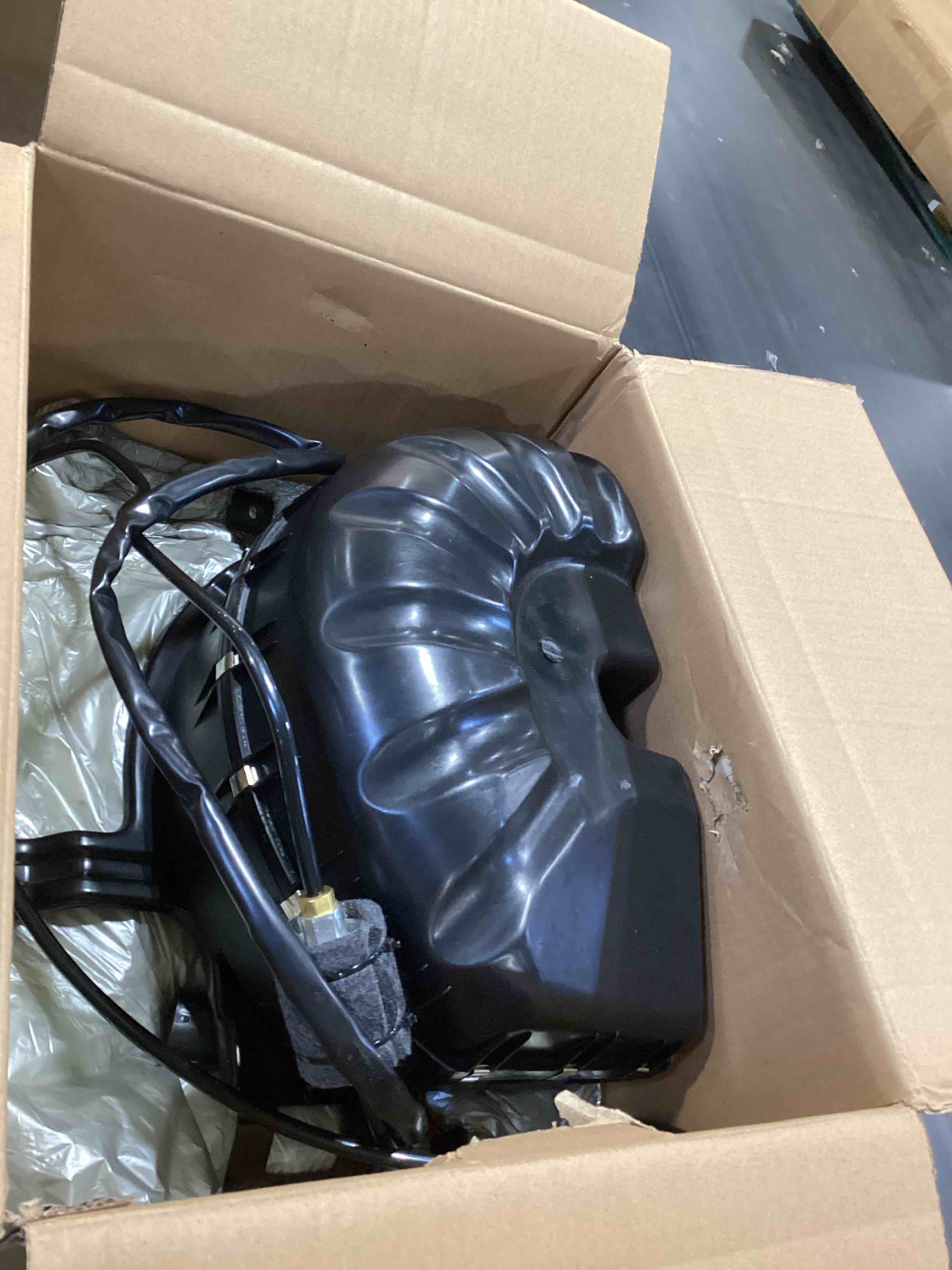 Condition photo showing Good Condition for air suspension compressor pump compatible with 2013-2020 land rover sport l494, 2012-2020 range rover l405 oem replace lr069693 lr108984 lr069691 lr056304 lr052301 lr069692