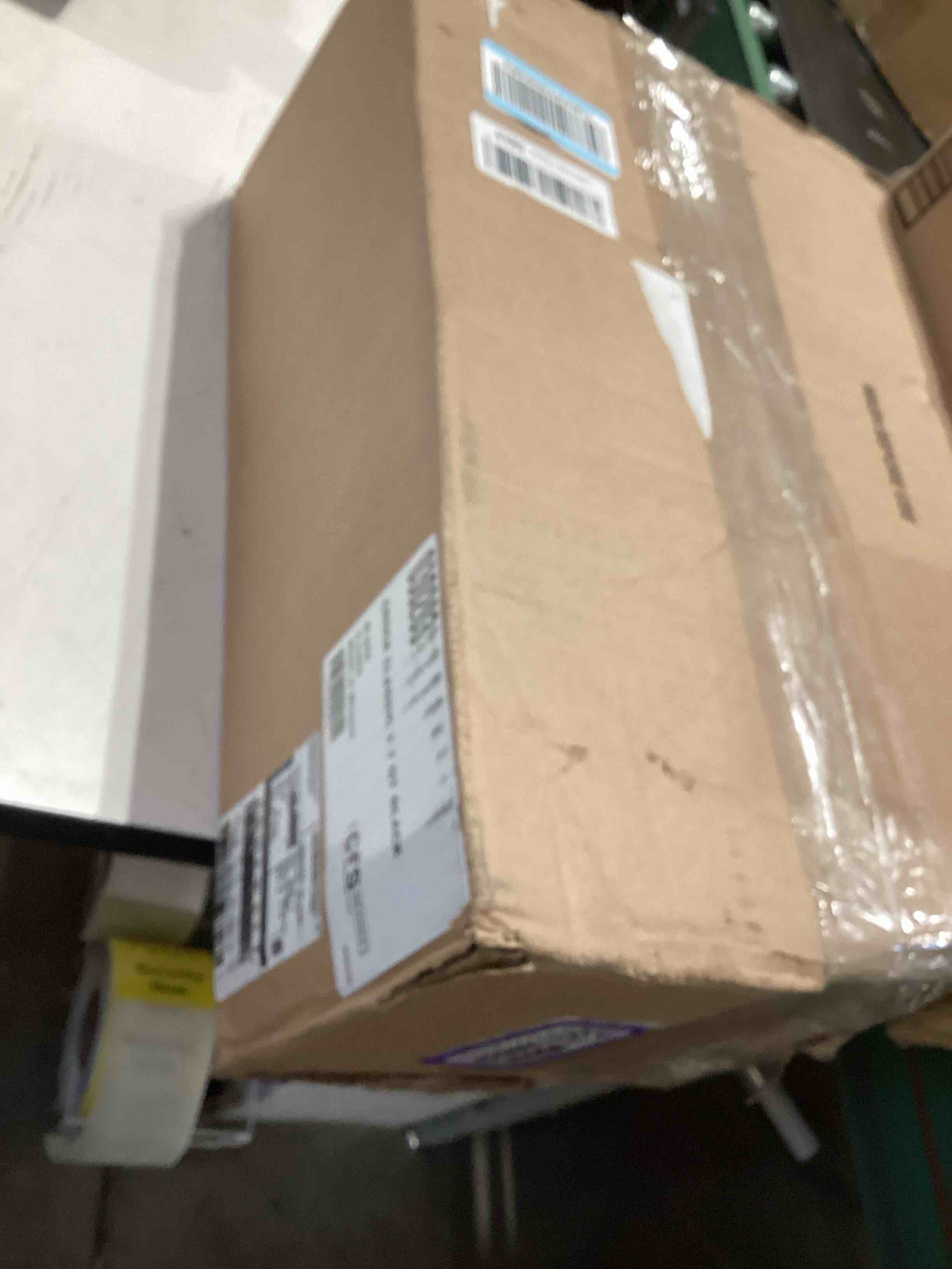 https://s3.amazonaws.com/lotting-images-prod/bidfta/PPE5194468_1778586600496.jpeg