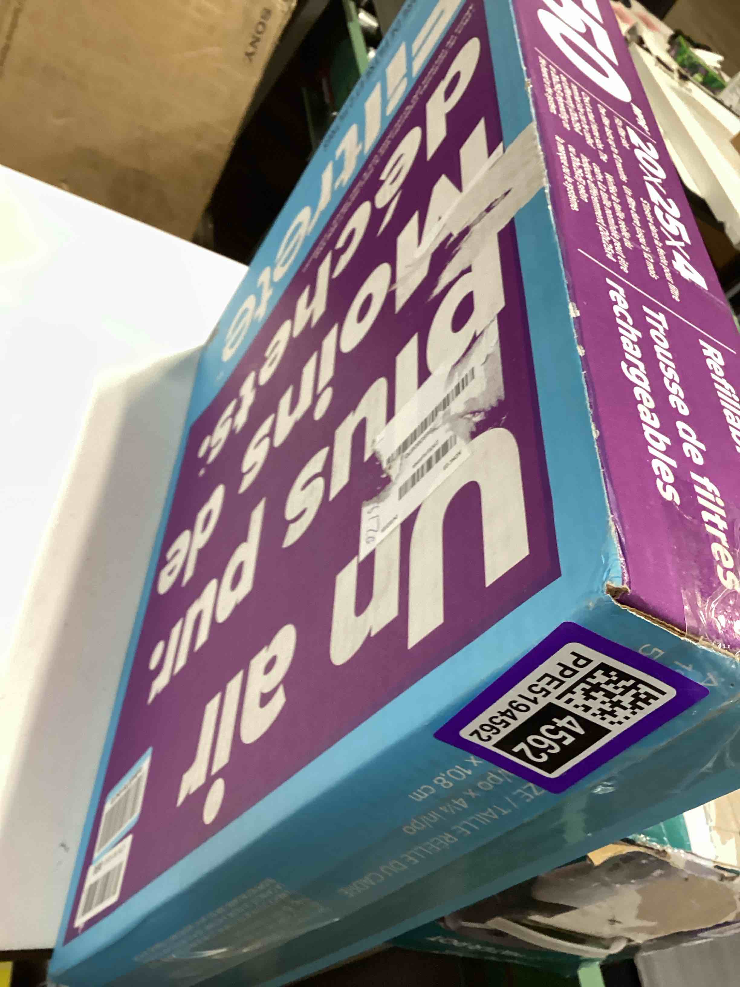 Condition photo showing Good Condition for filtrete 20x25x4 refillable air filter starter kit, mpr 1550, merv 12, 1 reusable air filter frame & 2 air filters, fits honeywell & lennox, allergen bacteria & virus, actual size 19.88 x 24.62 x 4.25 20x25x4 starter kit