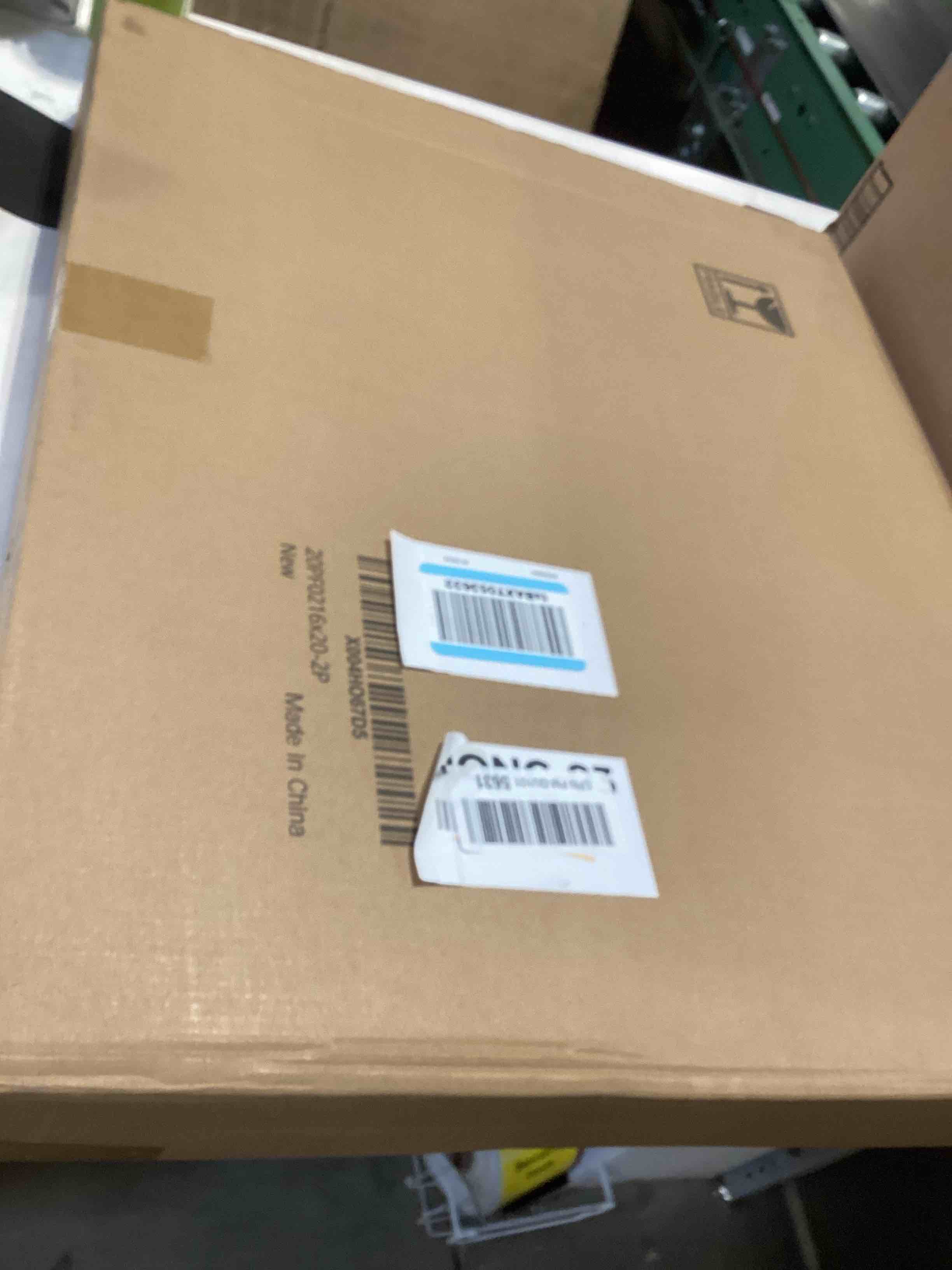 https://s3.amazonaws.com/lotting-images-prod/bidfta/PPE5194708_1778613311635.jpeg