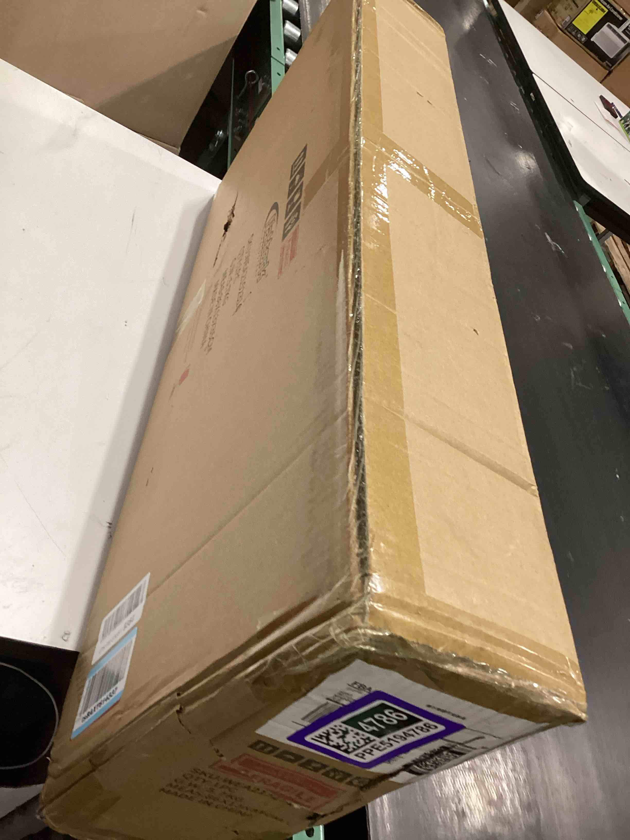https://s3.amazonaws.com/lotting-images-prod/bidfta/PPE5194786_1778676610044.jpeg