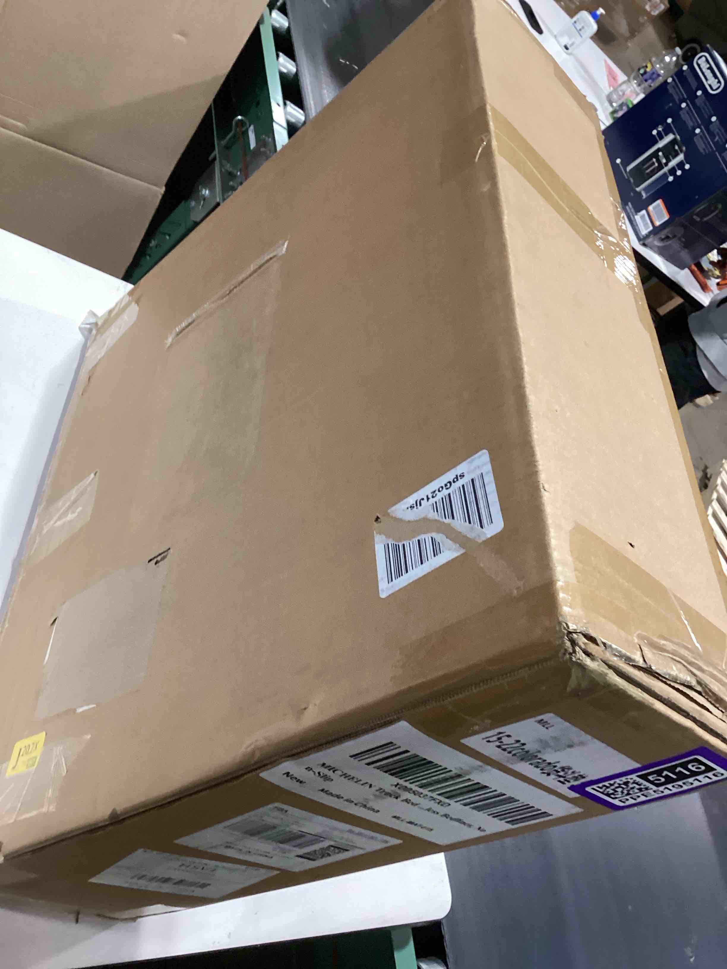 https://s3.amazonaws.com/lotting-images-prod/bidfta/PPE5195116_1779290741764.jpeg