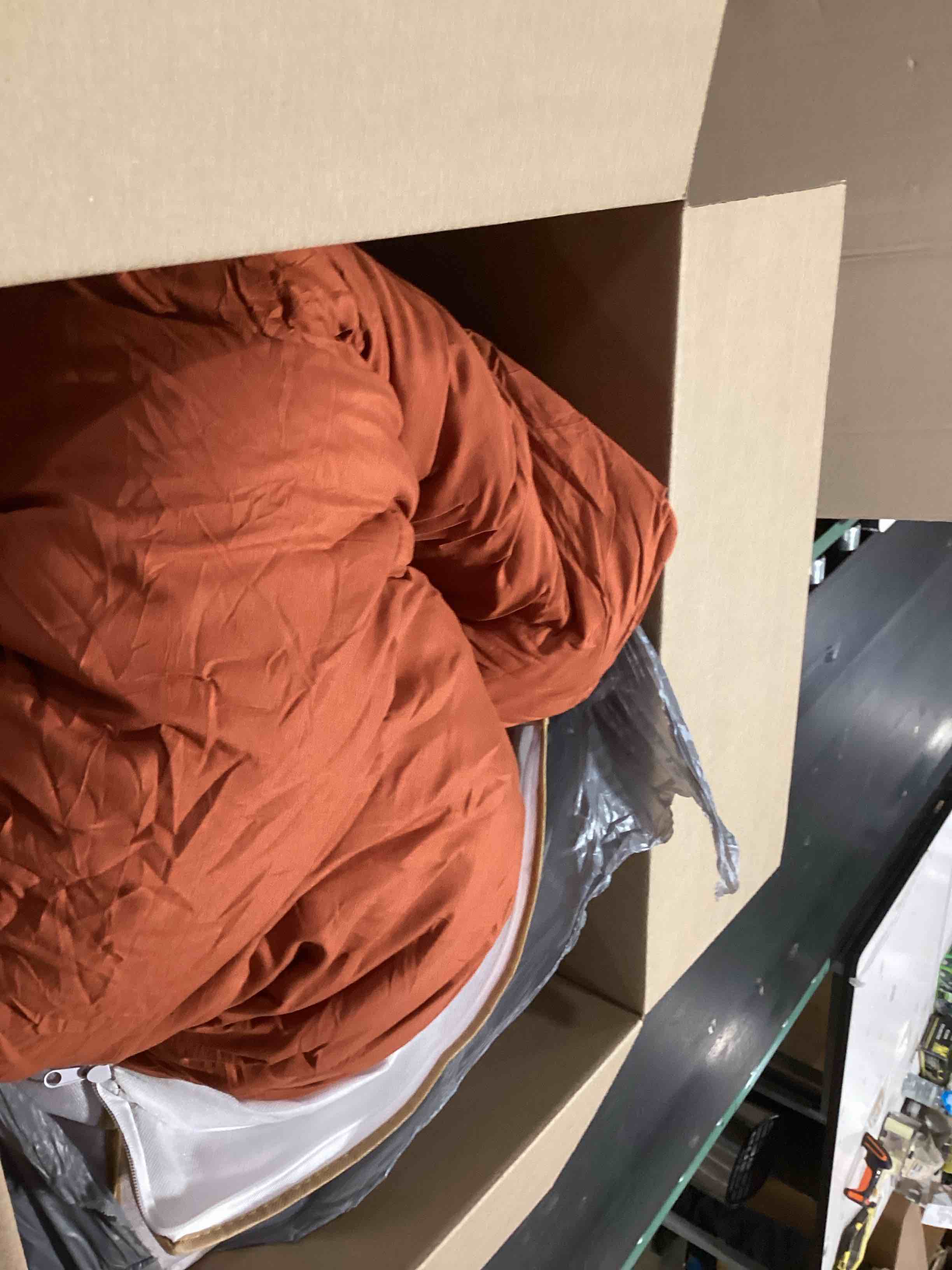 Condition photo showing As Is for similar to….rosgonia oversized queen comforter burnt orange, 3pcs (1 terracotta comforter & 2 pillowcases) lightweight oversized queen comforter sets bedding