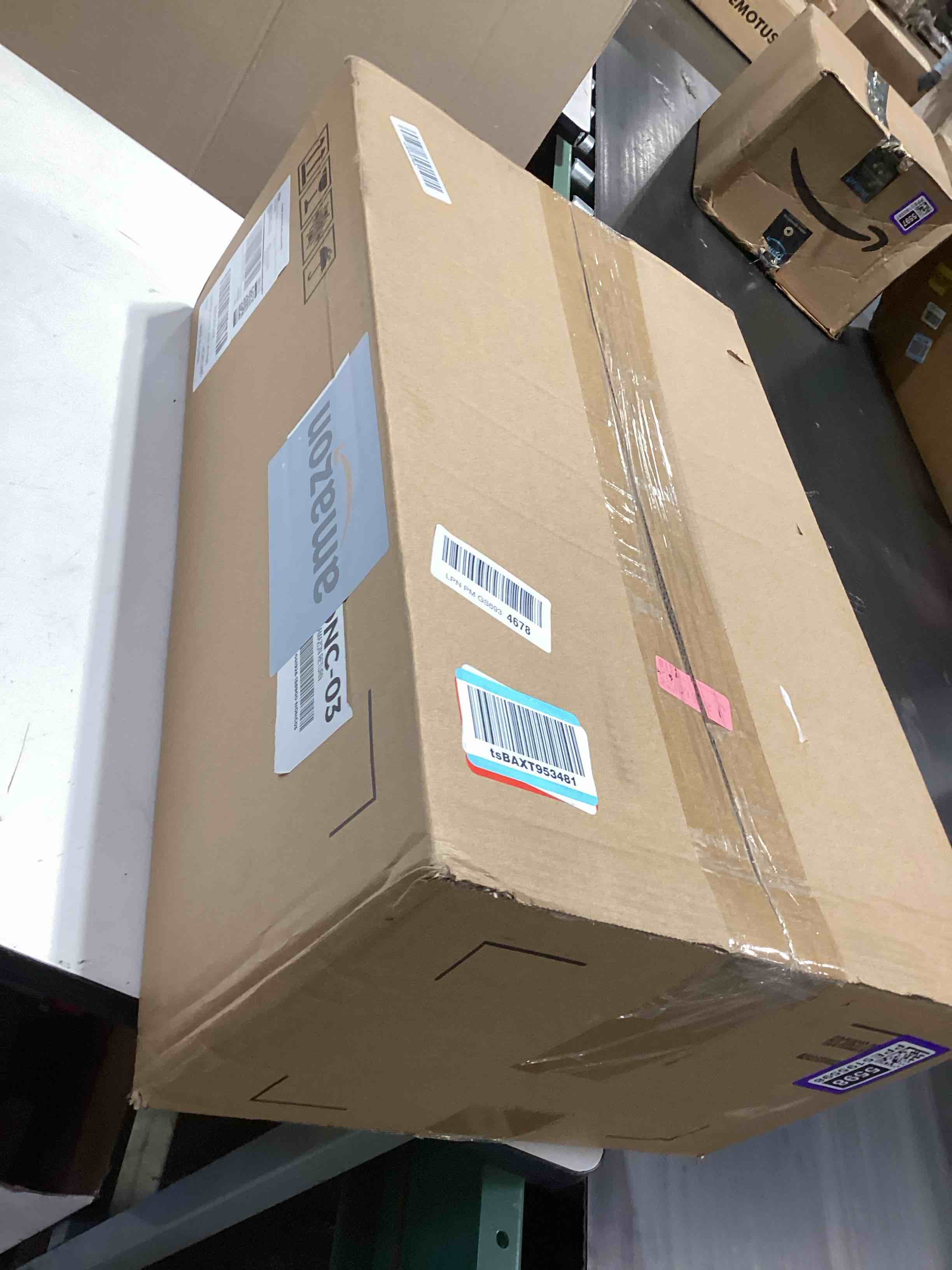 https://s3.amazonaws.com/lotting-images-prod/bidfta/PPE5195598_1779465265994.jpeg