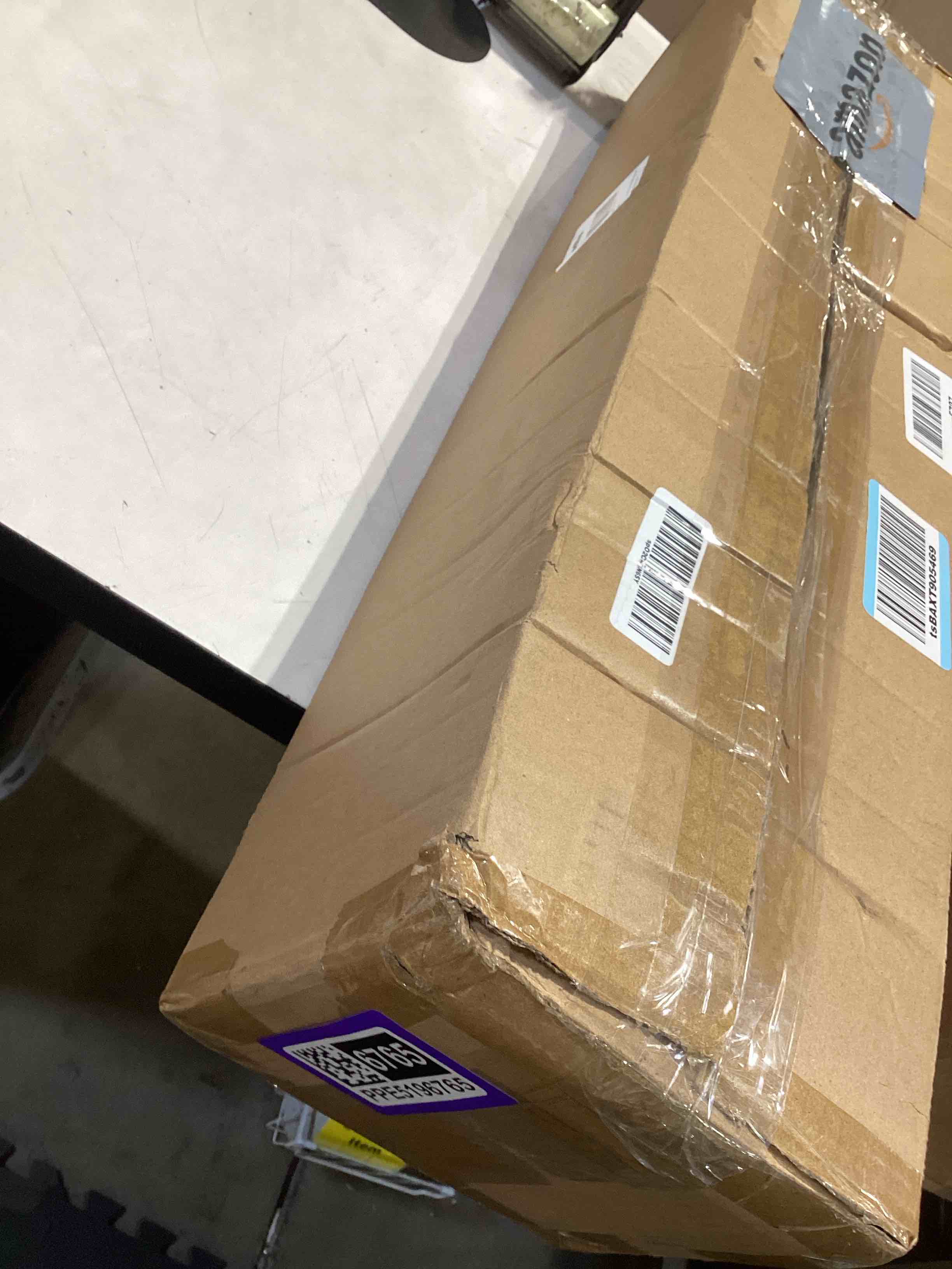 https://s3.amazonaws.com/lotting-images-prod/bidfta/PPE5196765_1780409367407.jpeg