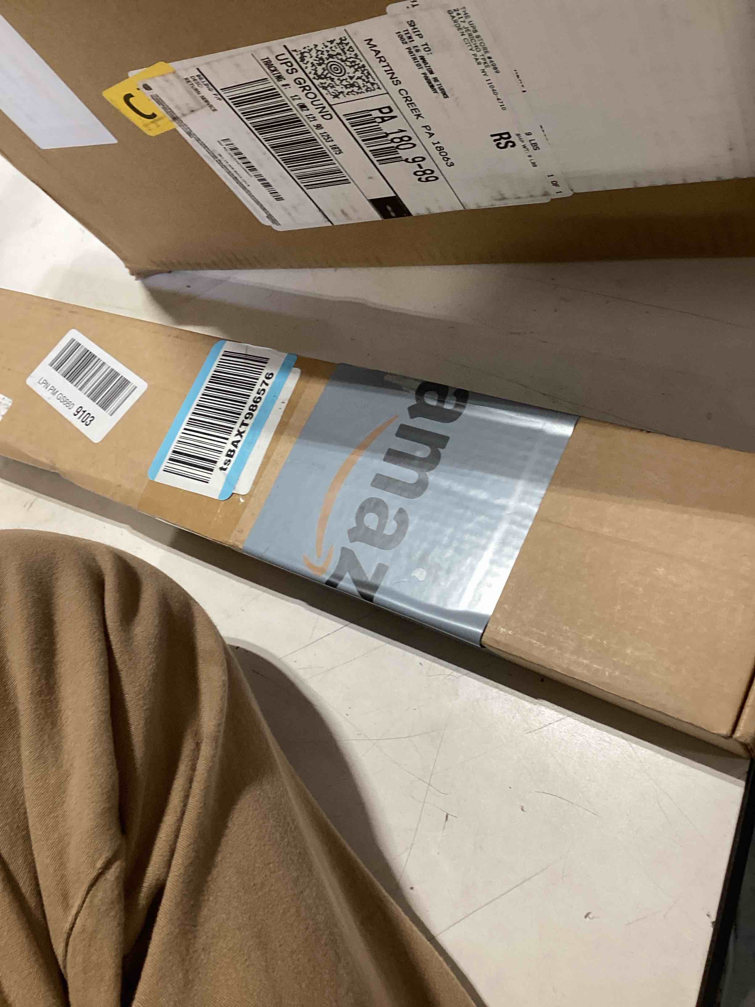 Condition photo showing Good Condition for pzk car phone holder for chevy silverado 1500/gmc sierra 1500 2022 2023 2024 2025 accessories 13.4-inch screen magnetic 15w fast wireless charger car phone mount with 360° rotating extension rod 2022-2025 silverado /gmc sierra (extension rod) magsafe+ wireless charger